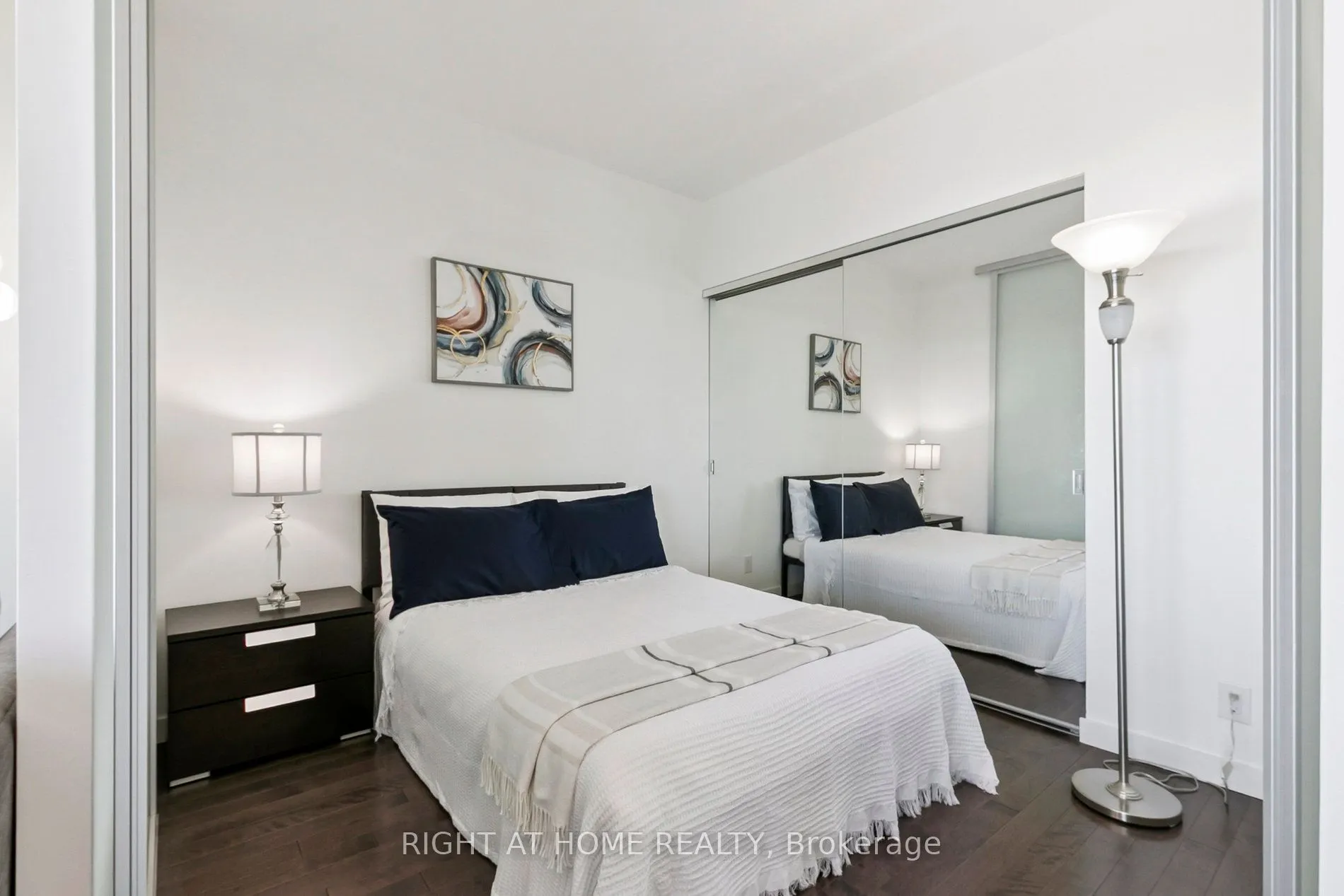 390 Cherry Street E, #3207