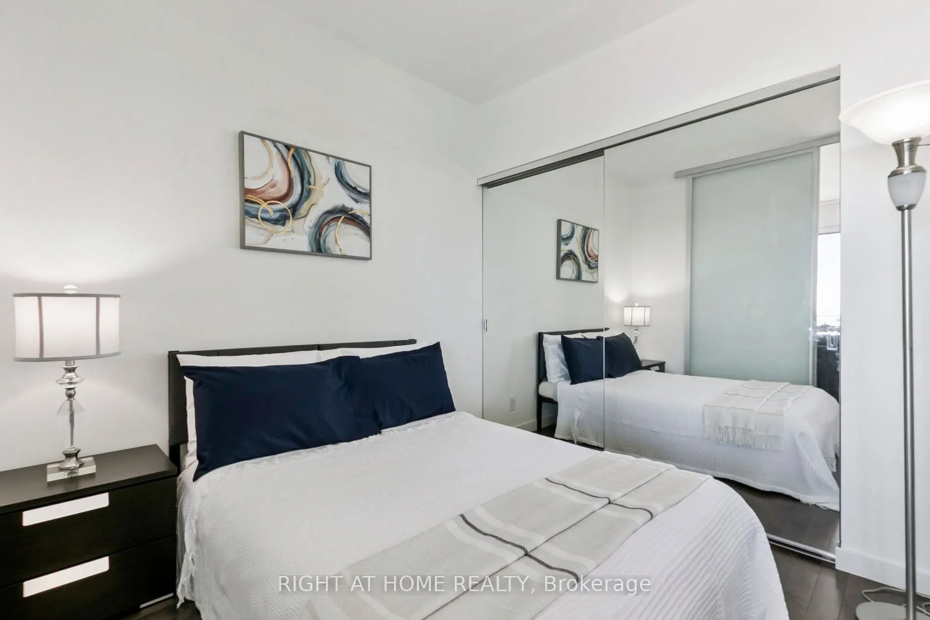390 Cherry Street E, #3207