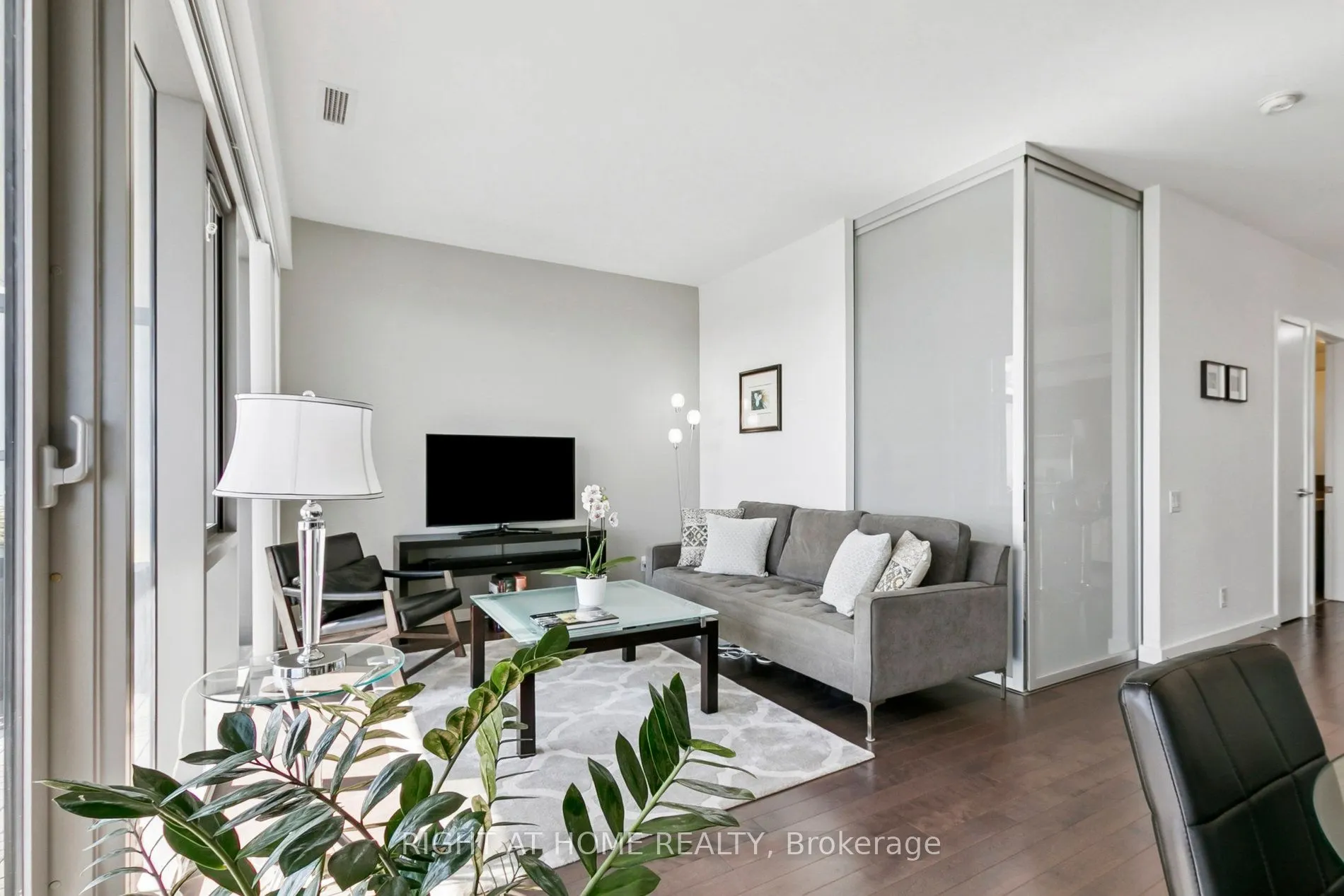 390 Cherry Street E, #3207