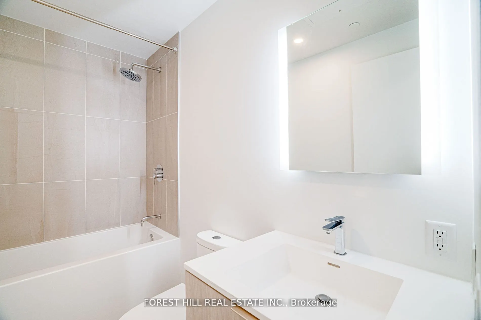 185 Alberta Avenue, #209