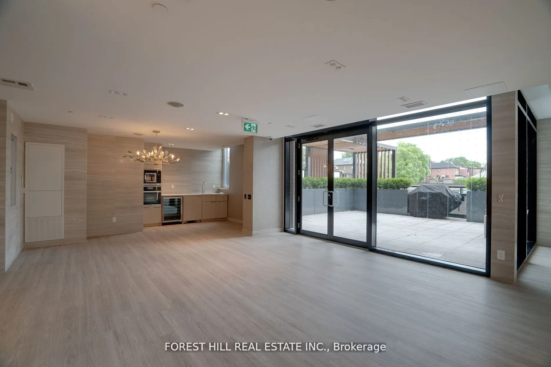 185 Alberta Avenue, #209