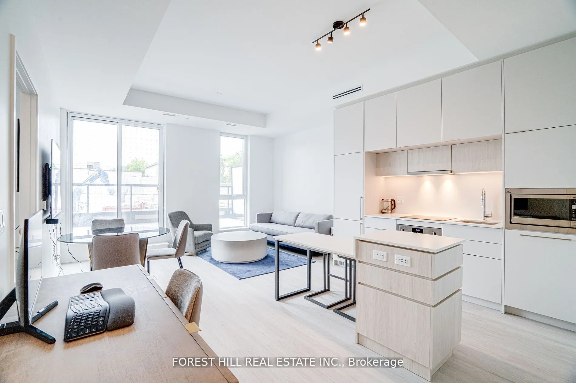 185 Alberta Avenue, #209