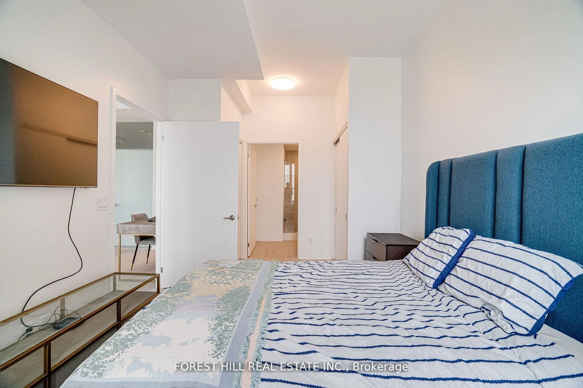 185 Alberta Avenue, #209