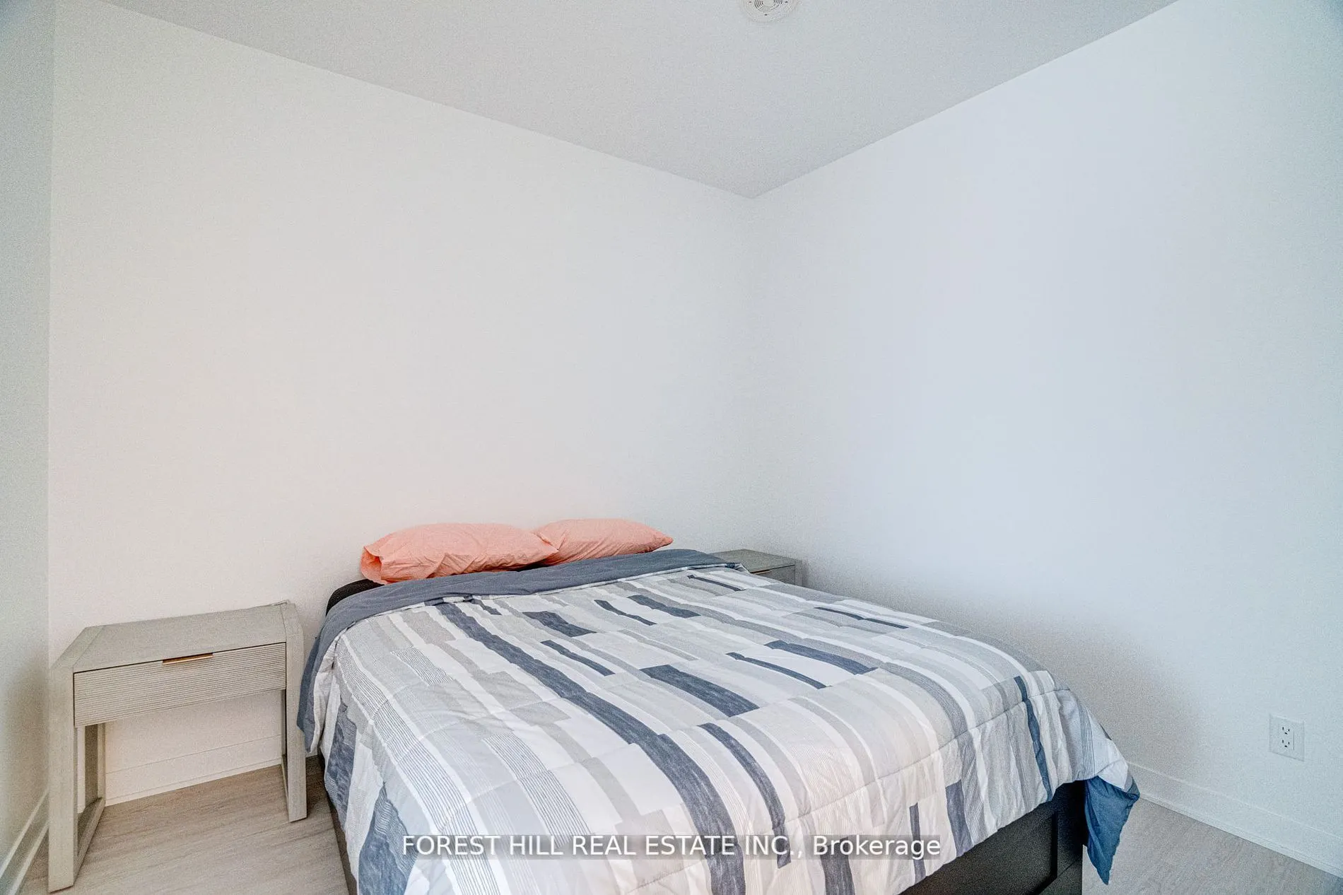 185 Alberta Avenue, #209