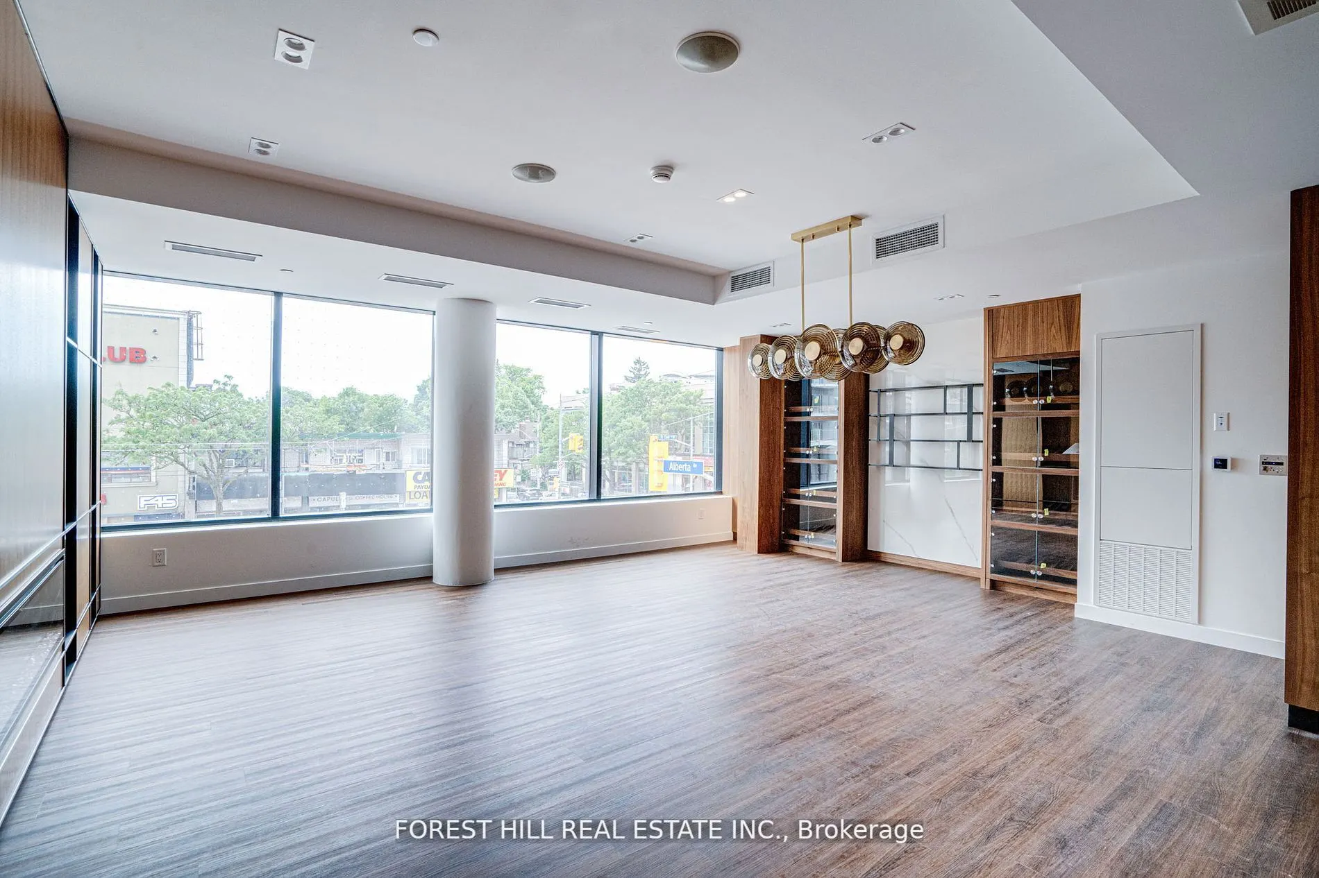 185 Alberta Avenue, #209
