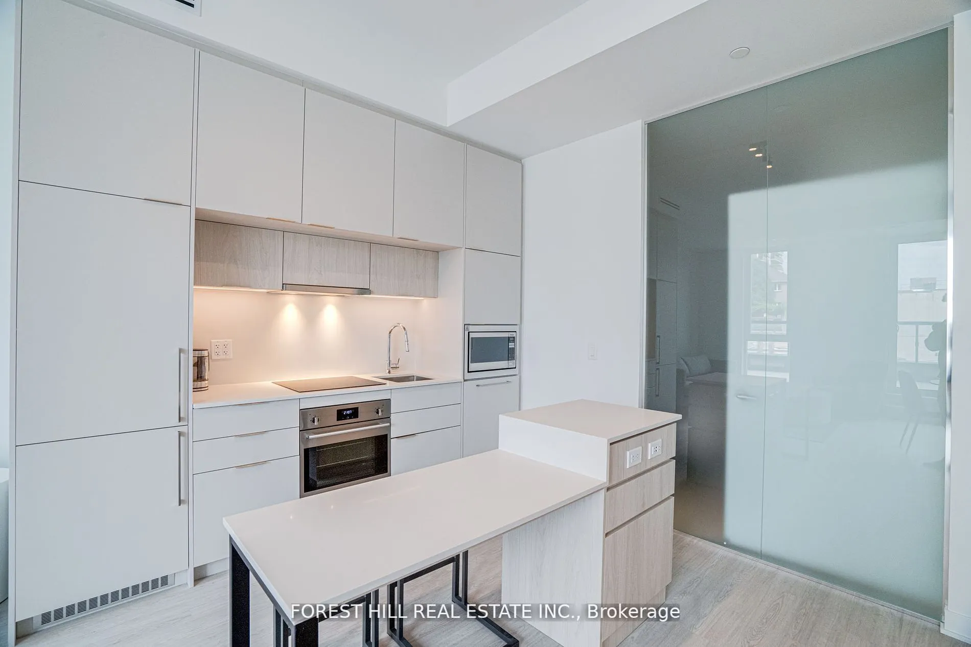 185 Alberta Avenue, #209
