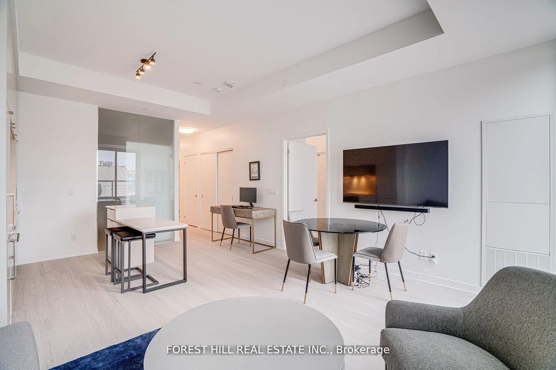 185 Alberta Avenue, #209