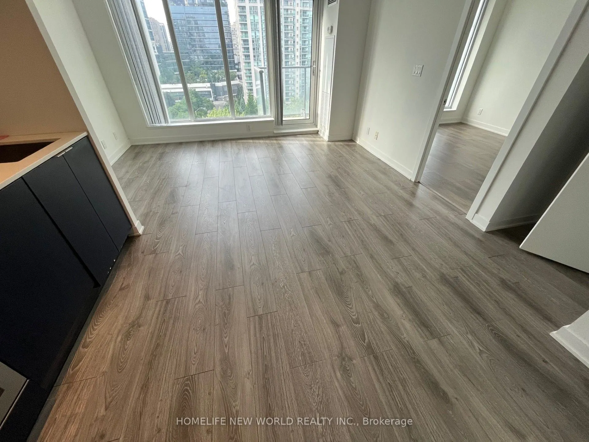 28 Avondale Avenue, ##1010
