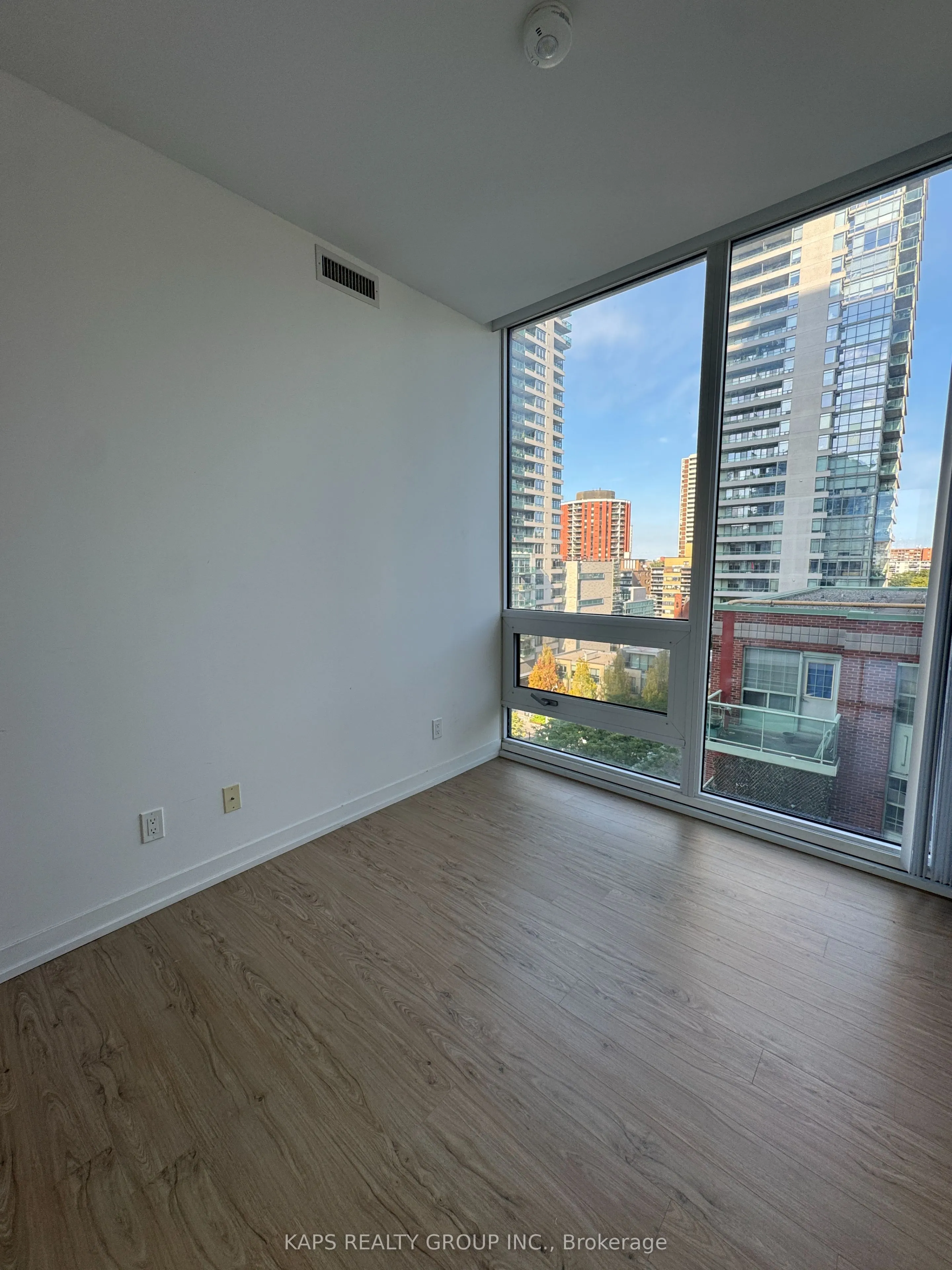 85 Wood Street, #912