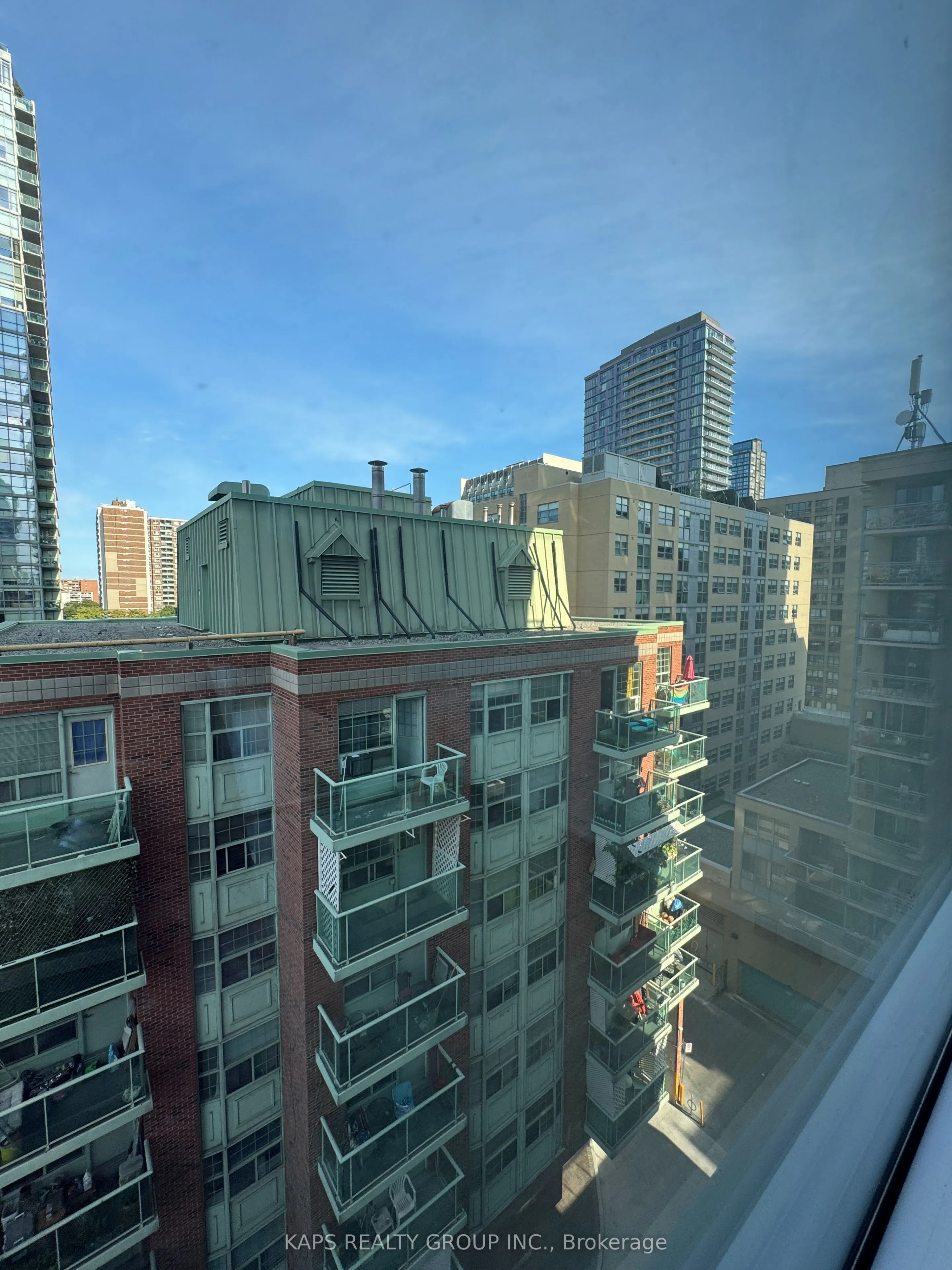 85 Wood Street, #912