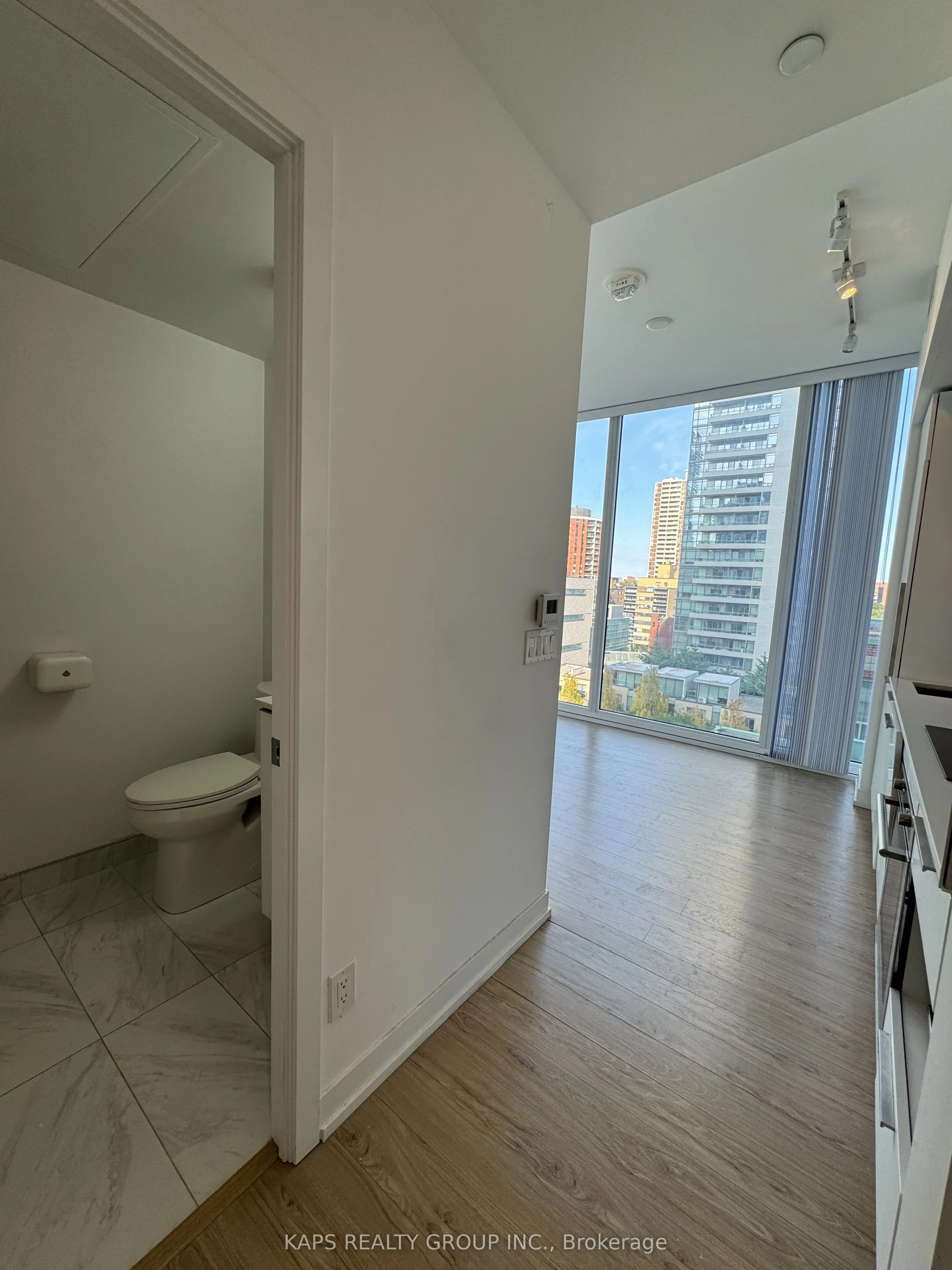 85 Wood Street, #912