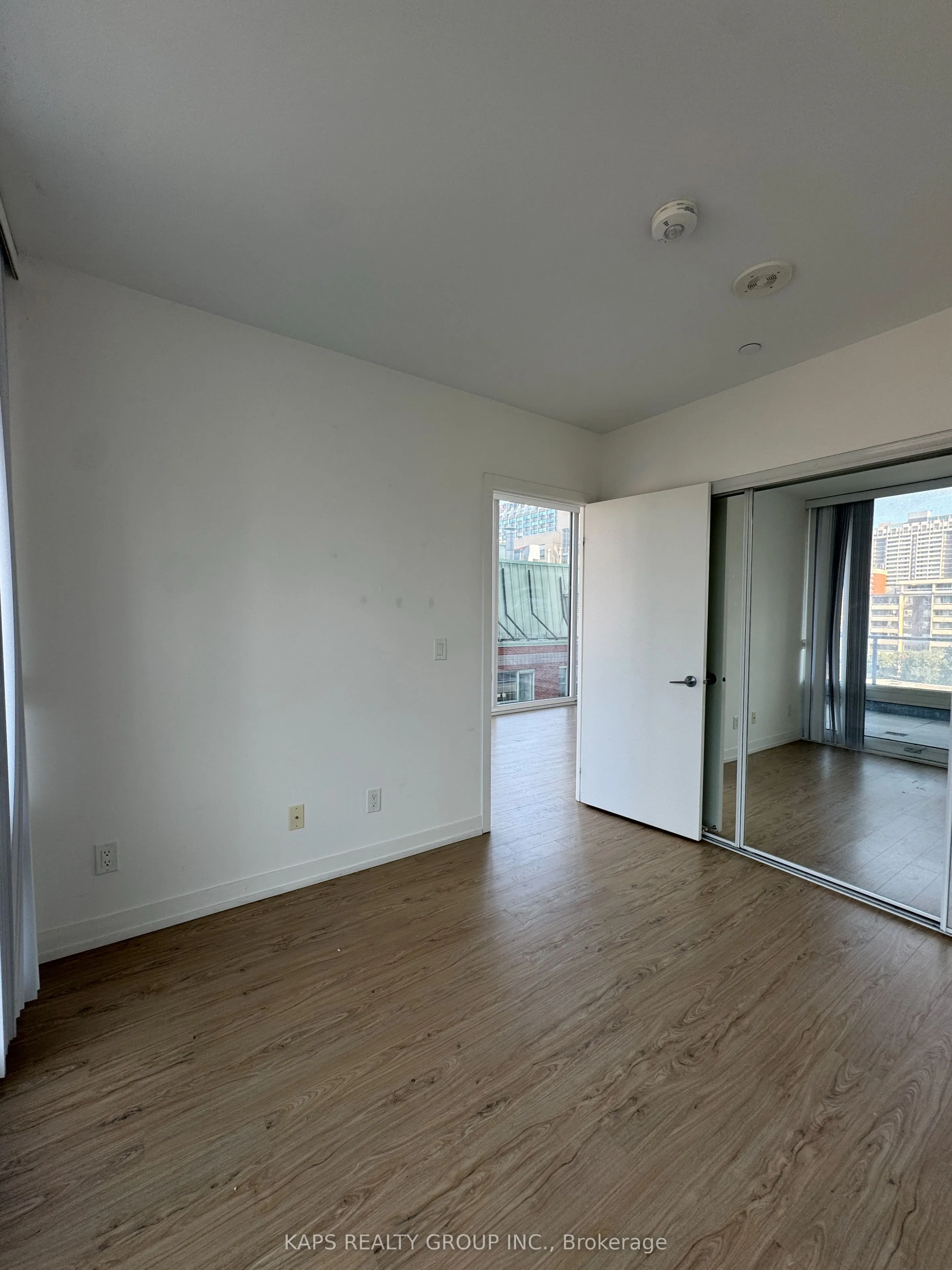 85 Wood Street, #912