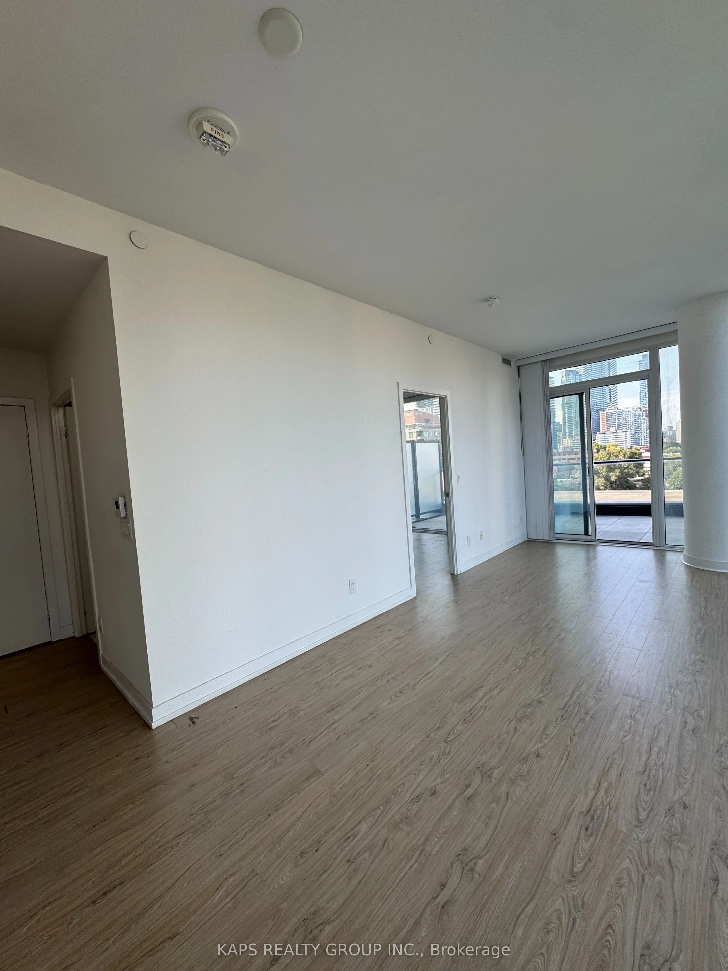 85 Wood Street, #912