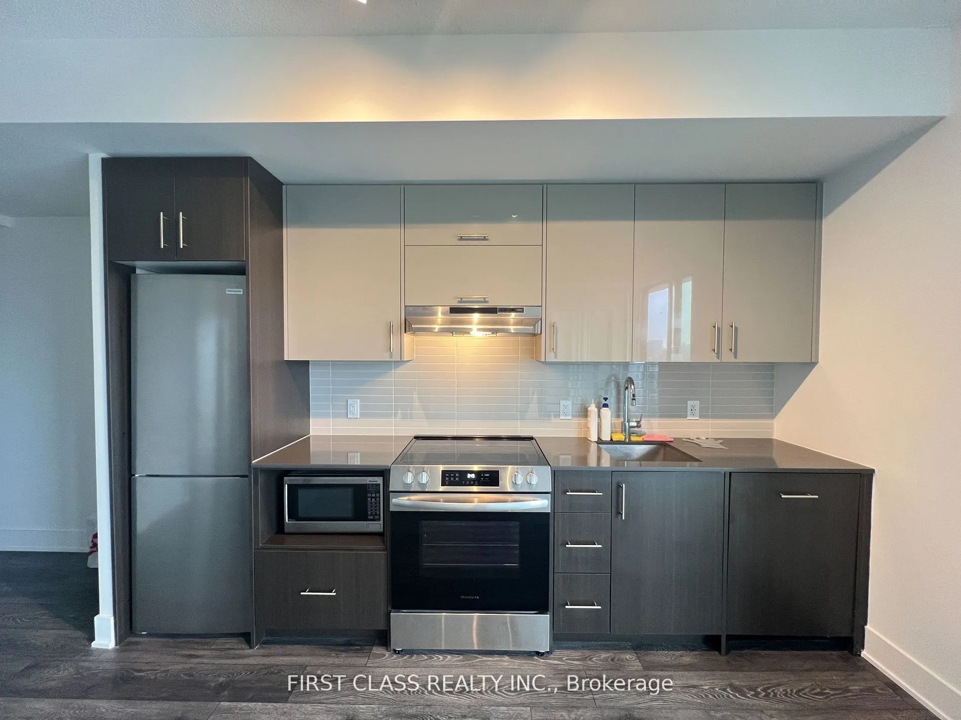 188 Fairview Mall Drive, #1815