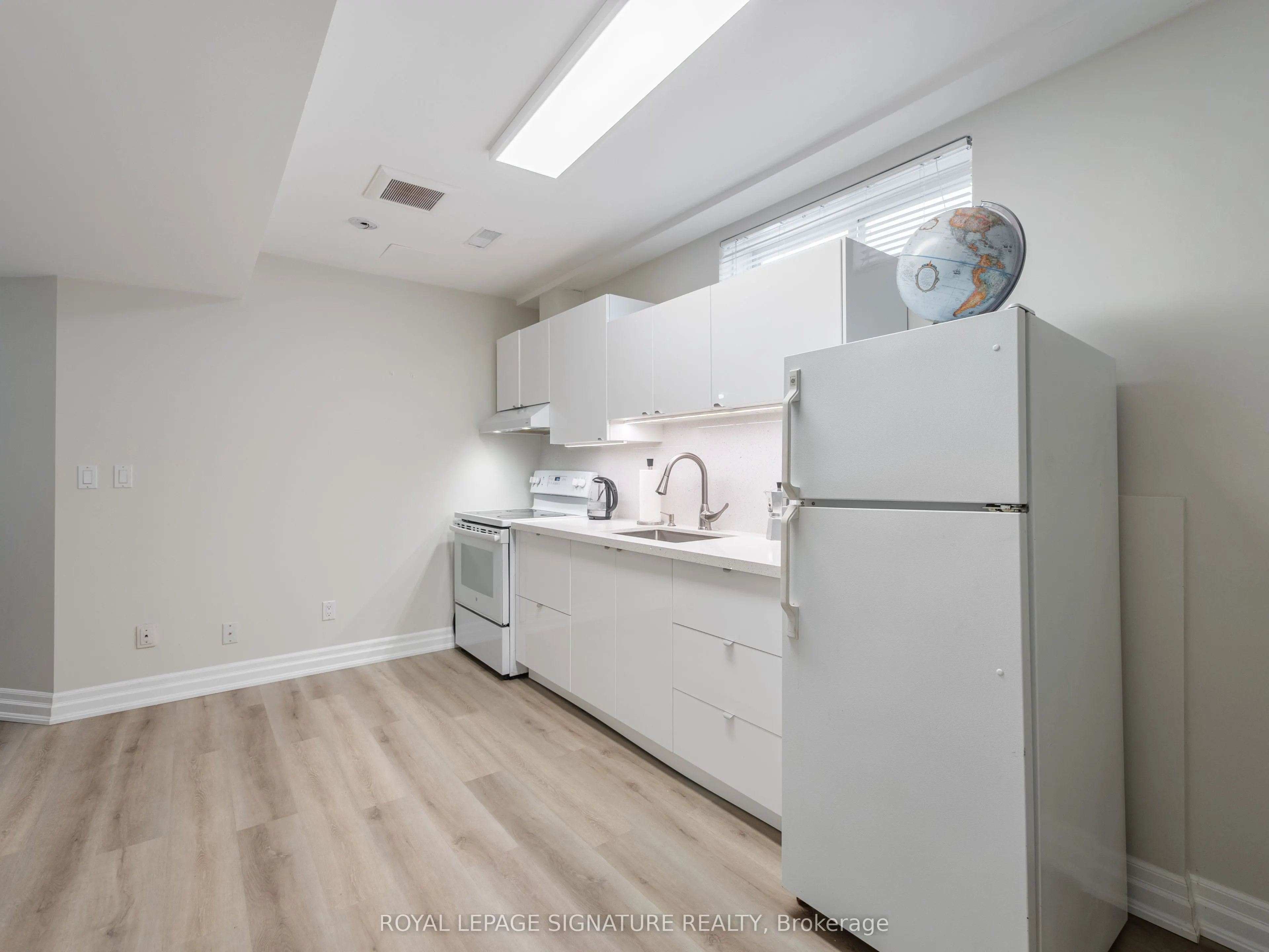 279 Hounslow Avenue S, #BSMT