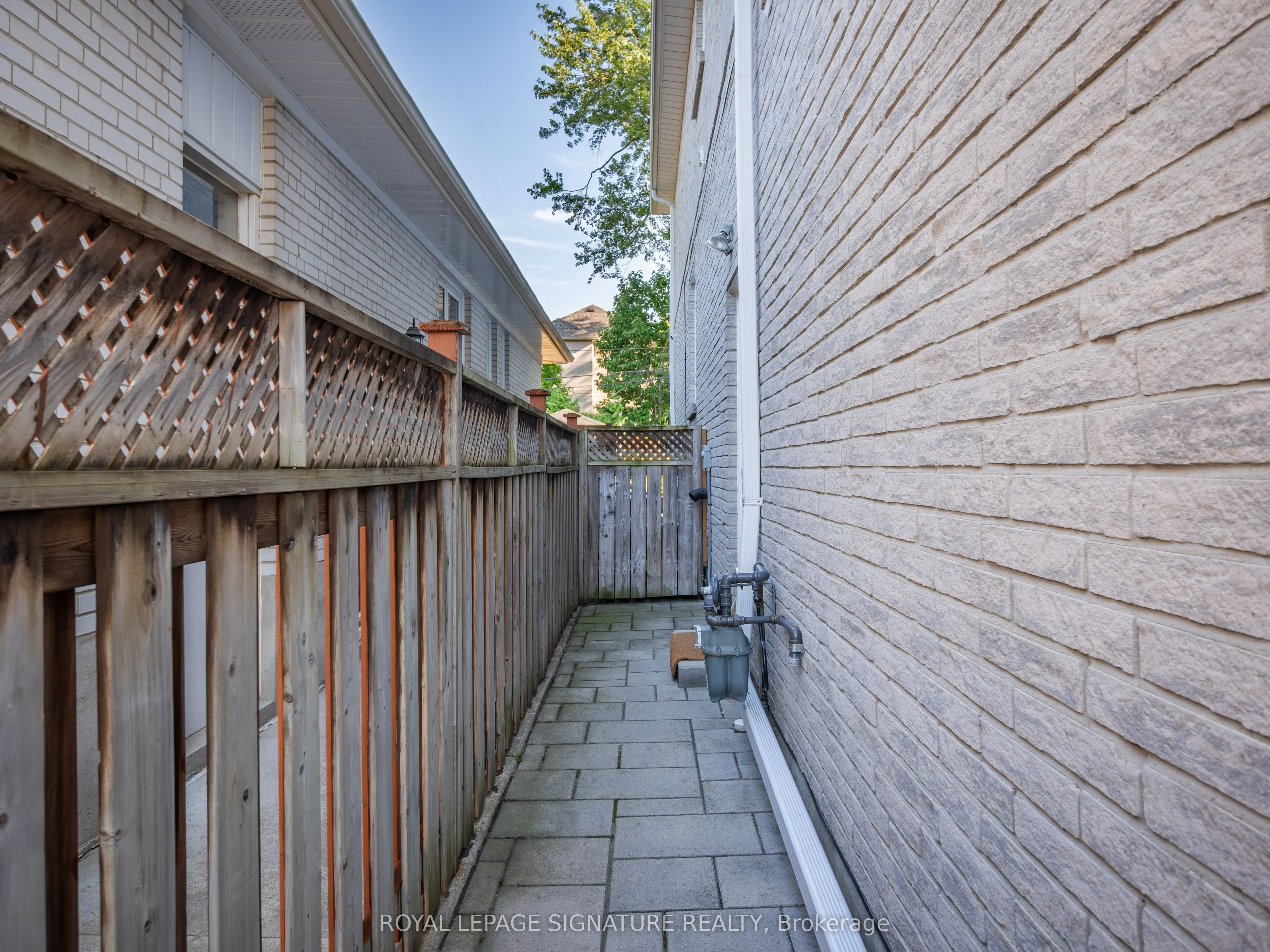 279 Hounslow Avenue S, #BSMT