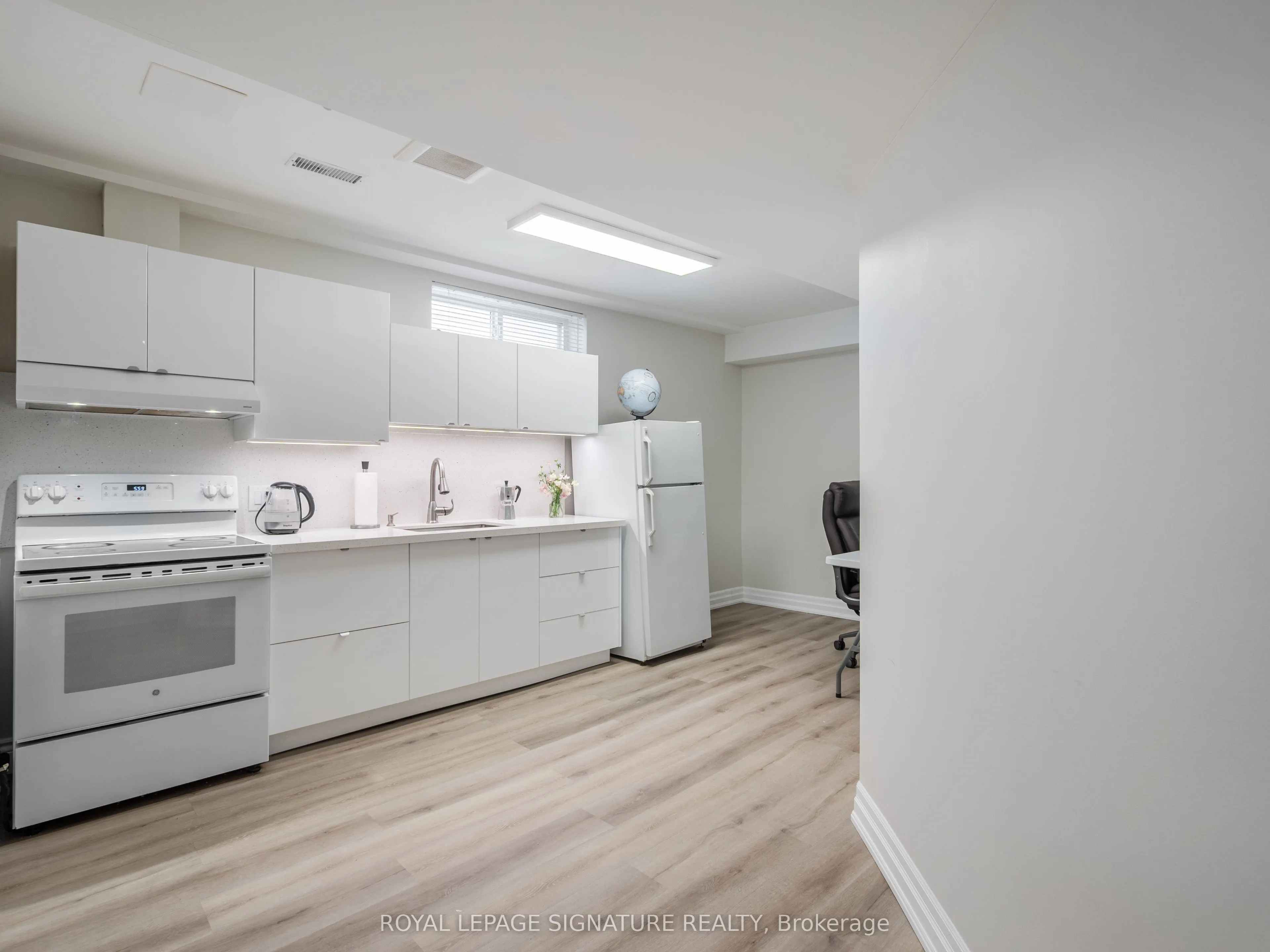 279 Hounslow Avenue S, #BSMT