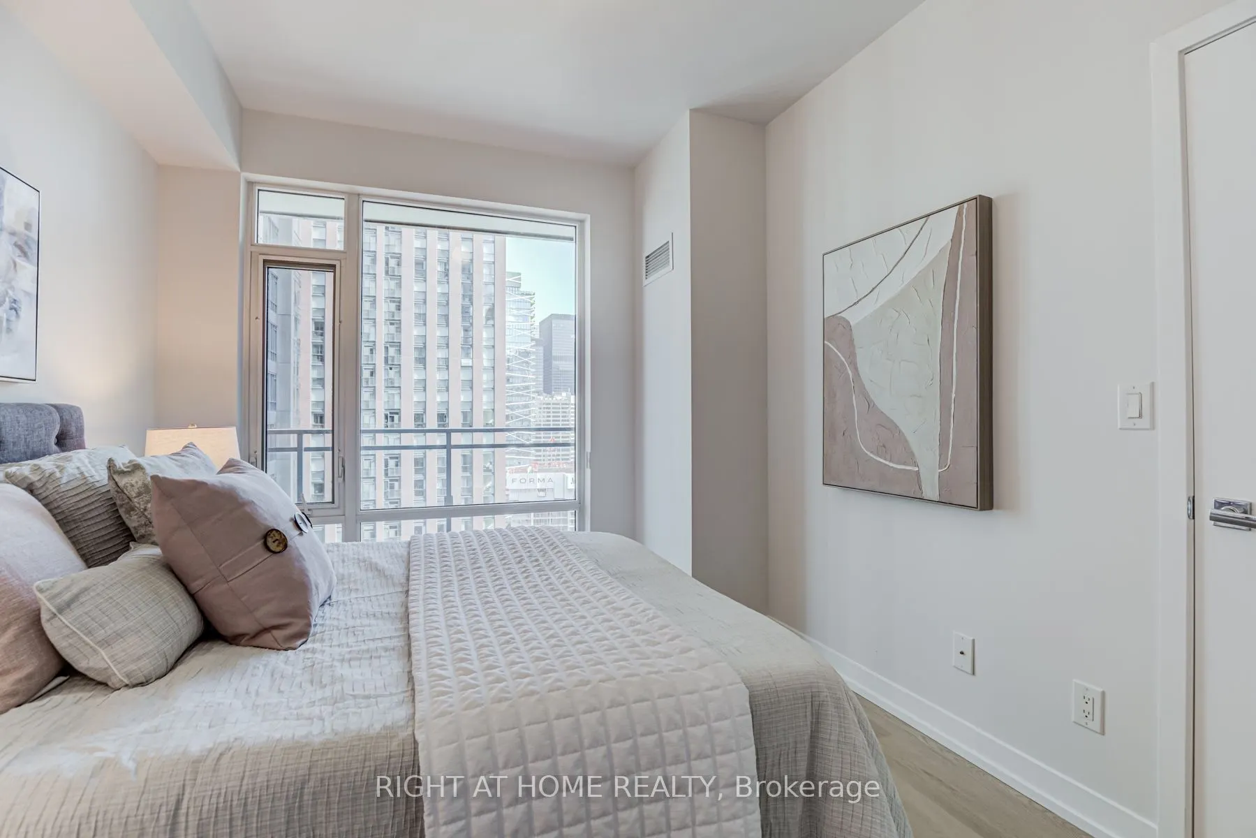 21 Widmer Street, #2708
