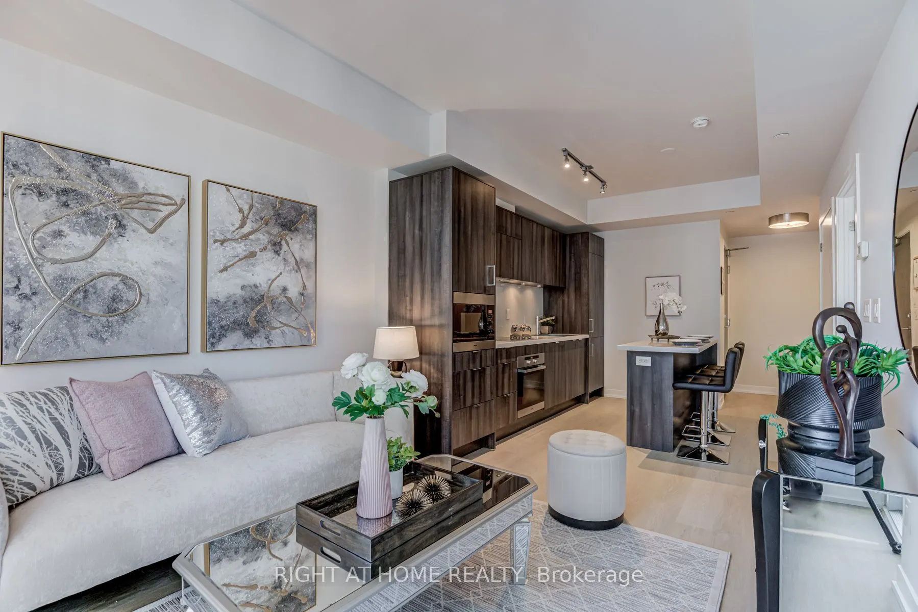 21 Widmer Street, #2708