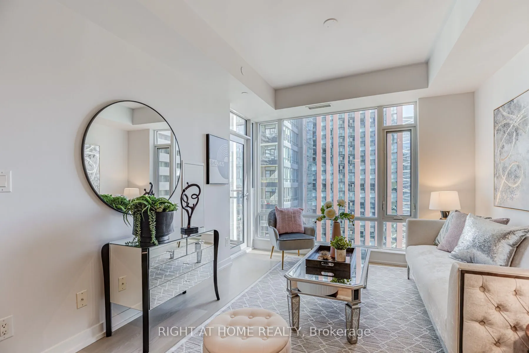 21 Widmer Street, #2708