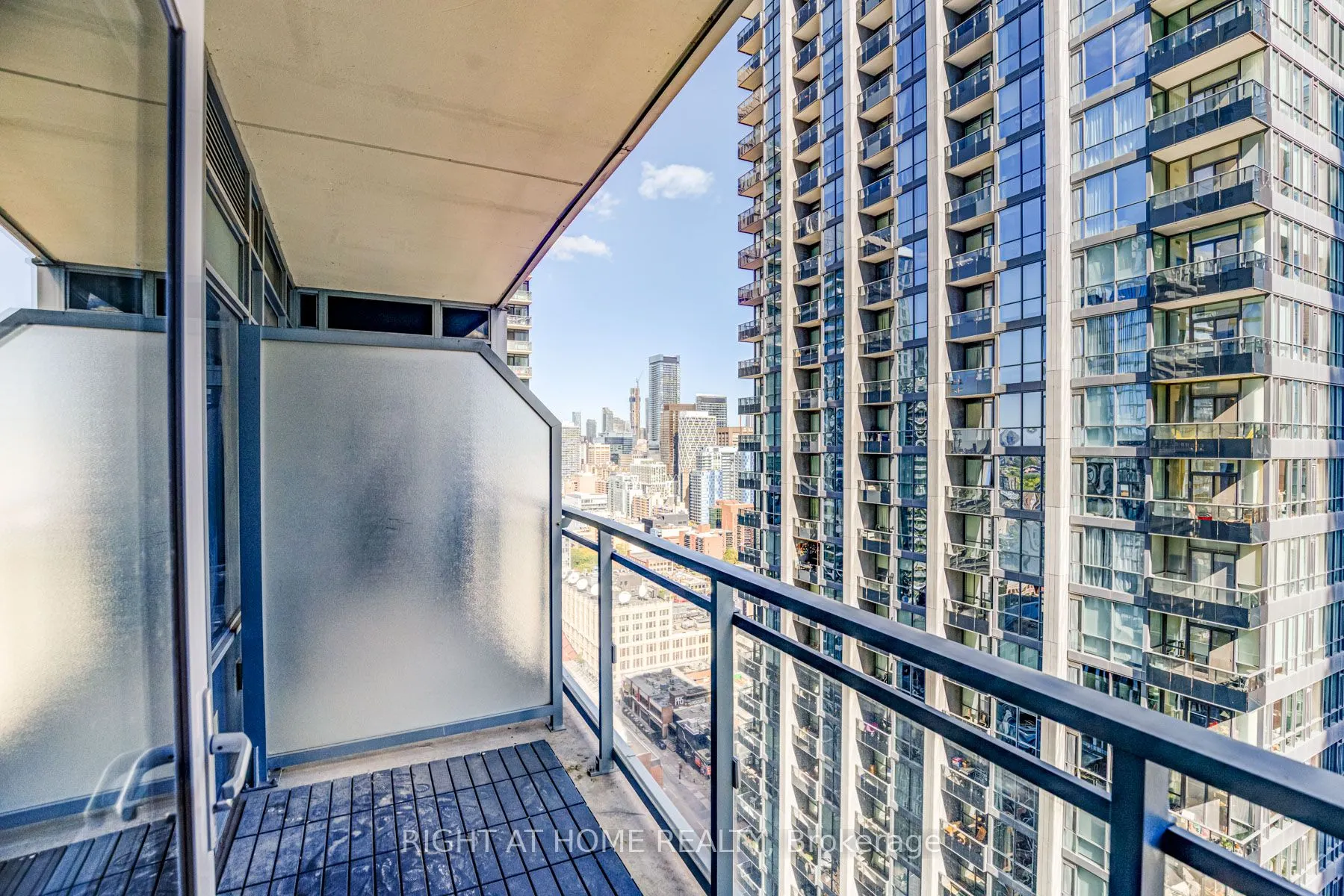 21 Widmer Street, #2708