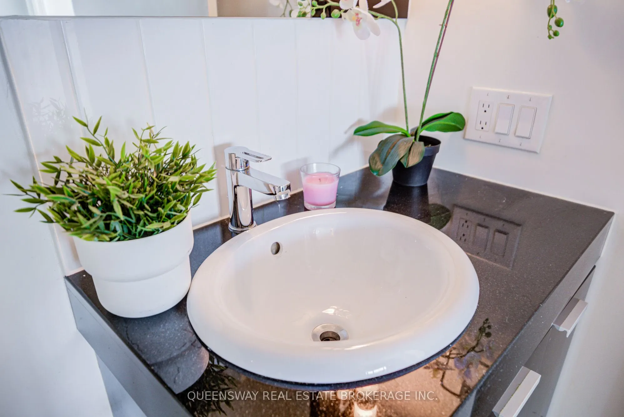 29 Singer Court, #1011