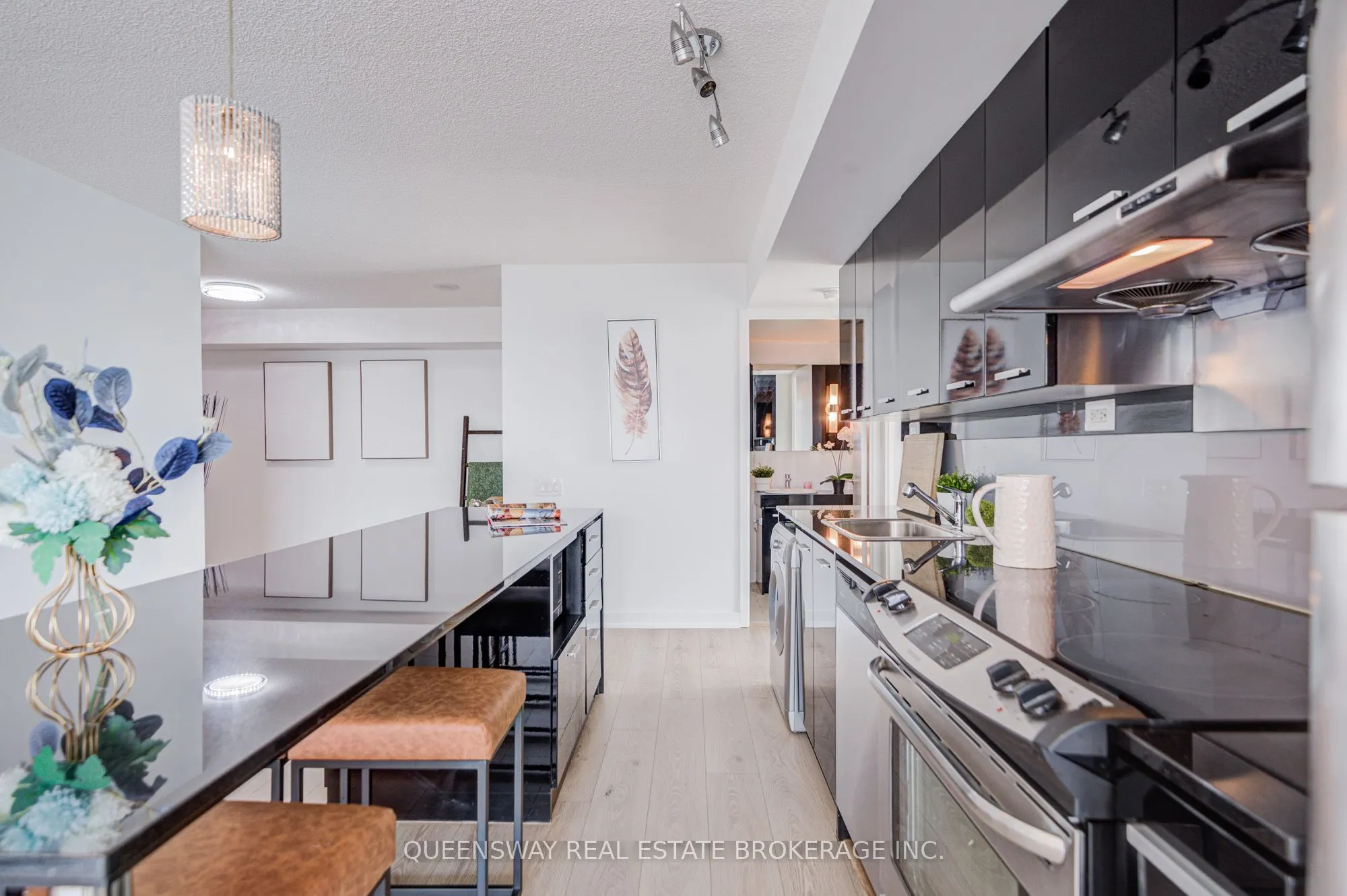 29 Singer Court, #1011