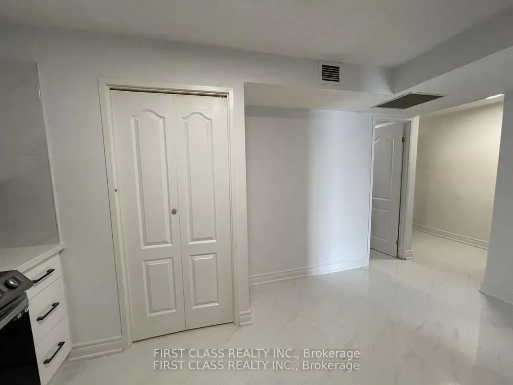 188 Spadina Avenue, #806