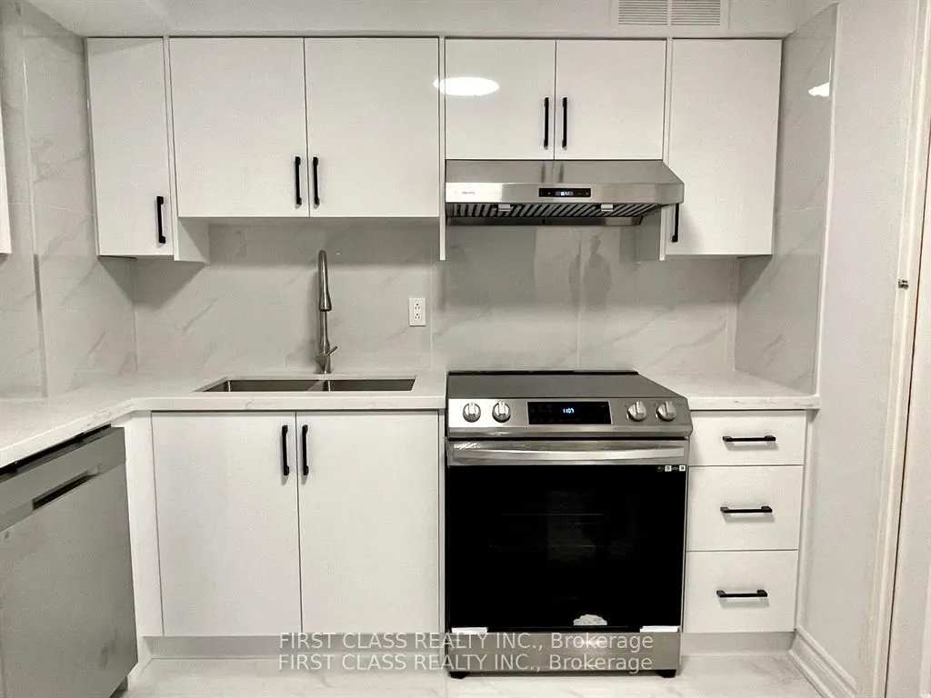 188 Spadina Avenue, #806
