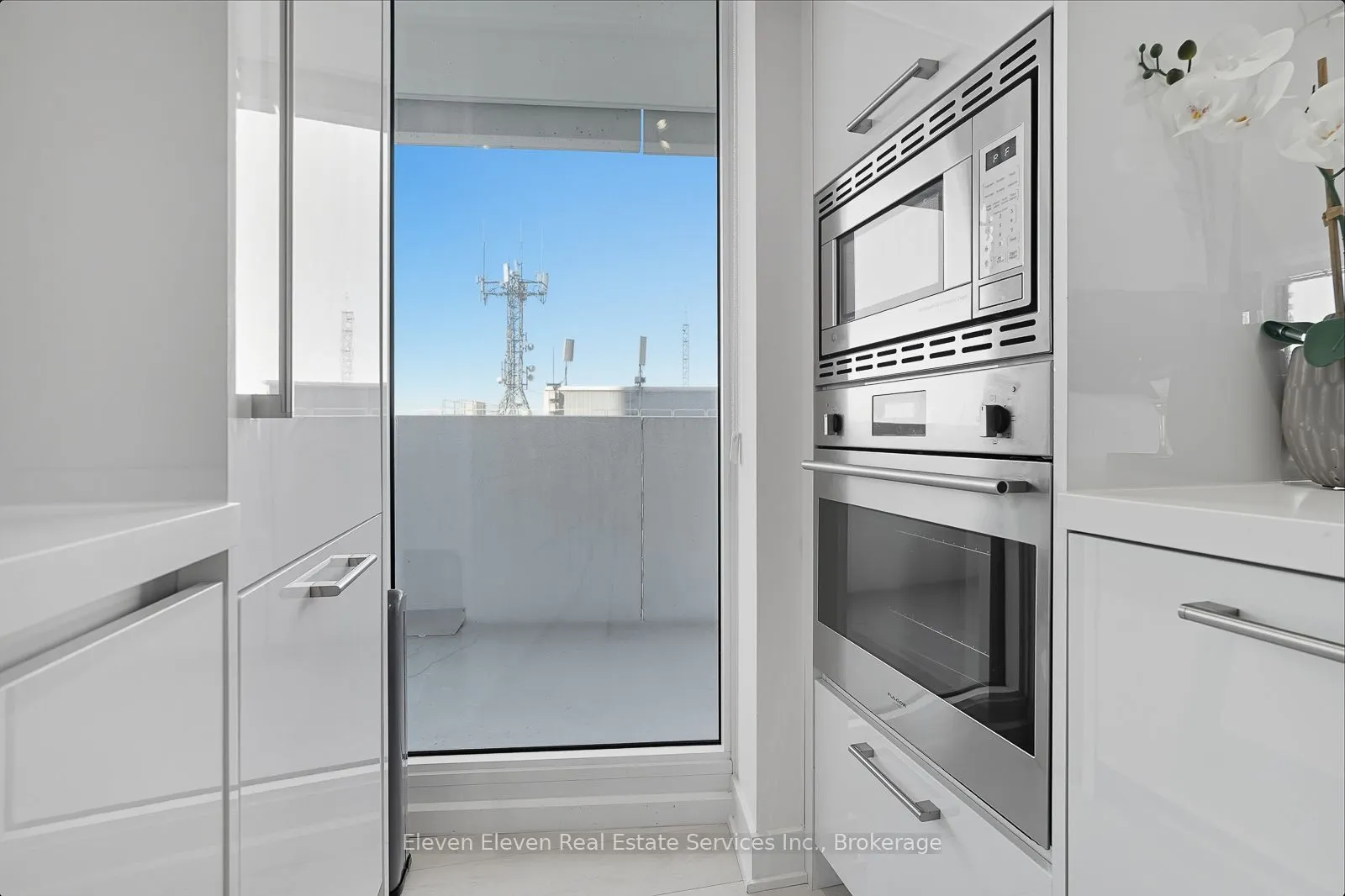 2221 Yonge Street, #2009