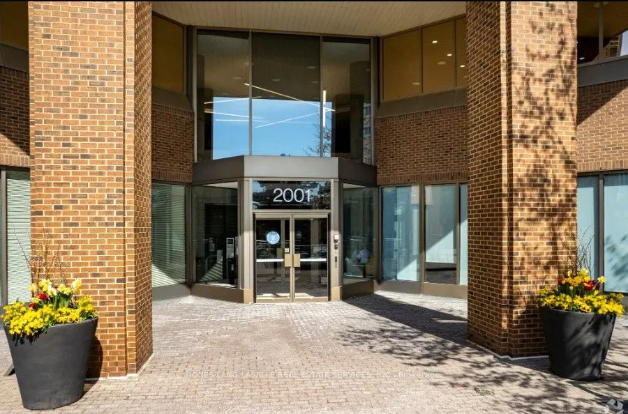 2001 Sheppard Avenue E, #810
