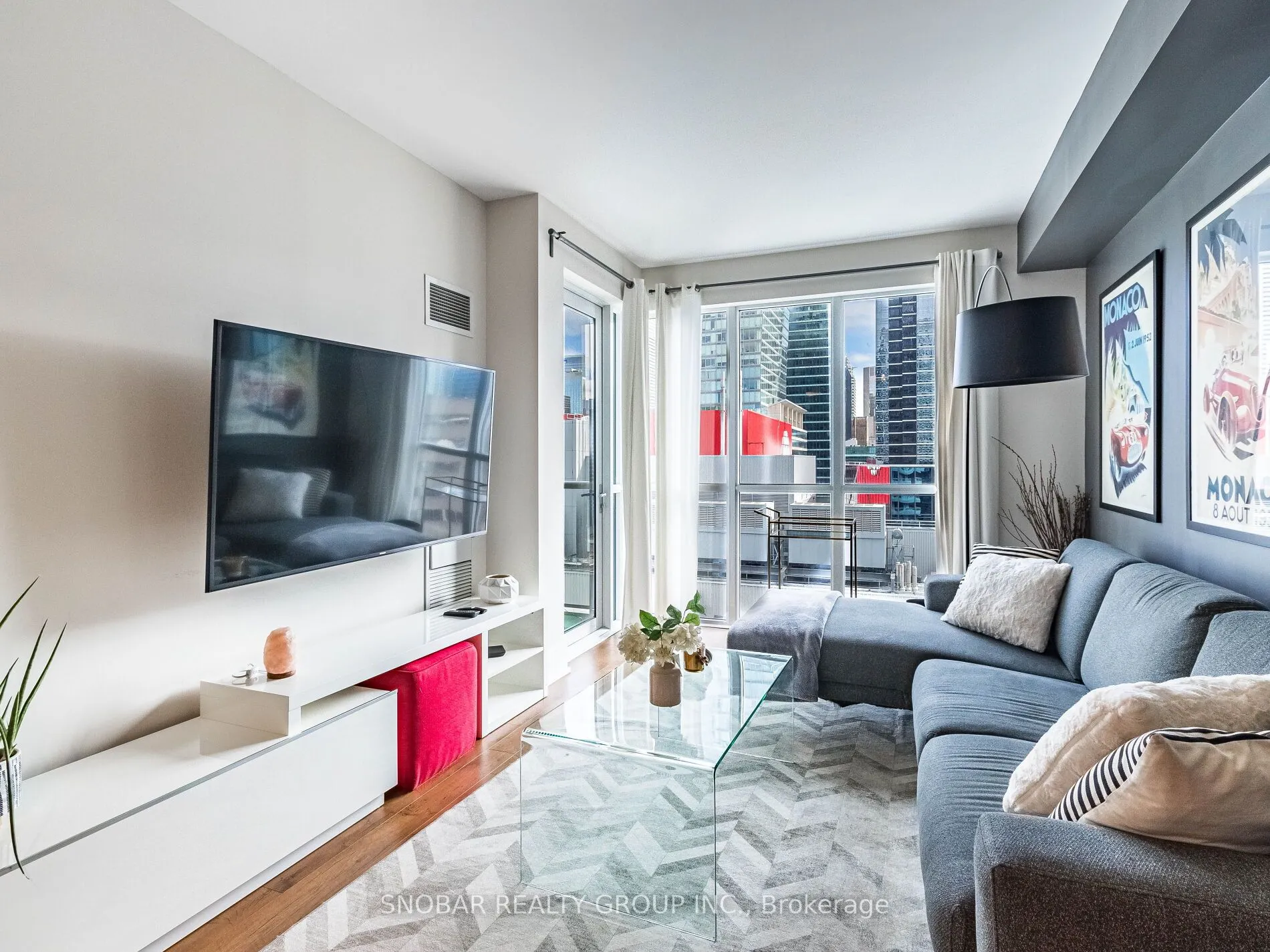 300 Front Street, #2107