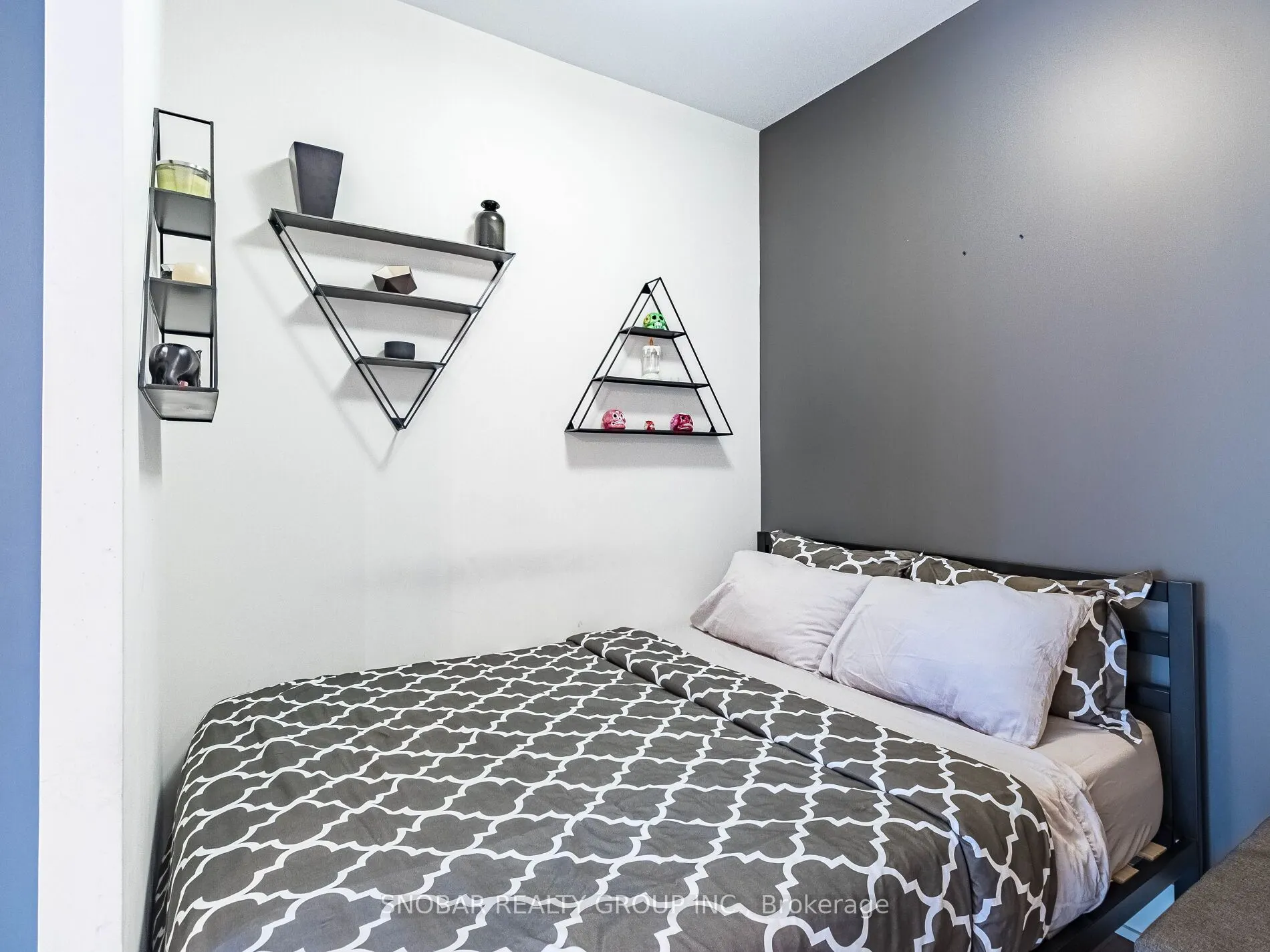 300 Front Street, #2107
