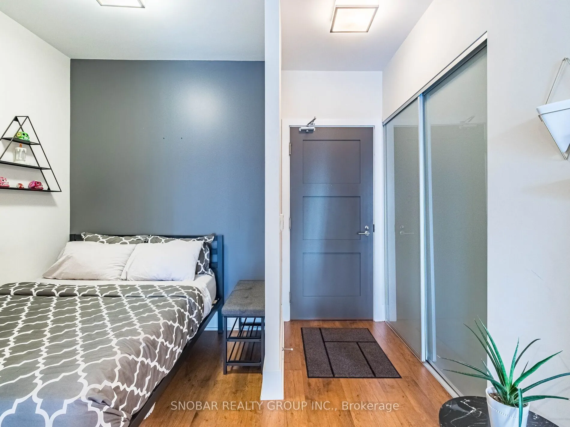 300 Front Street, #2107