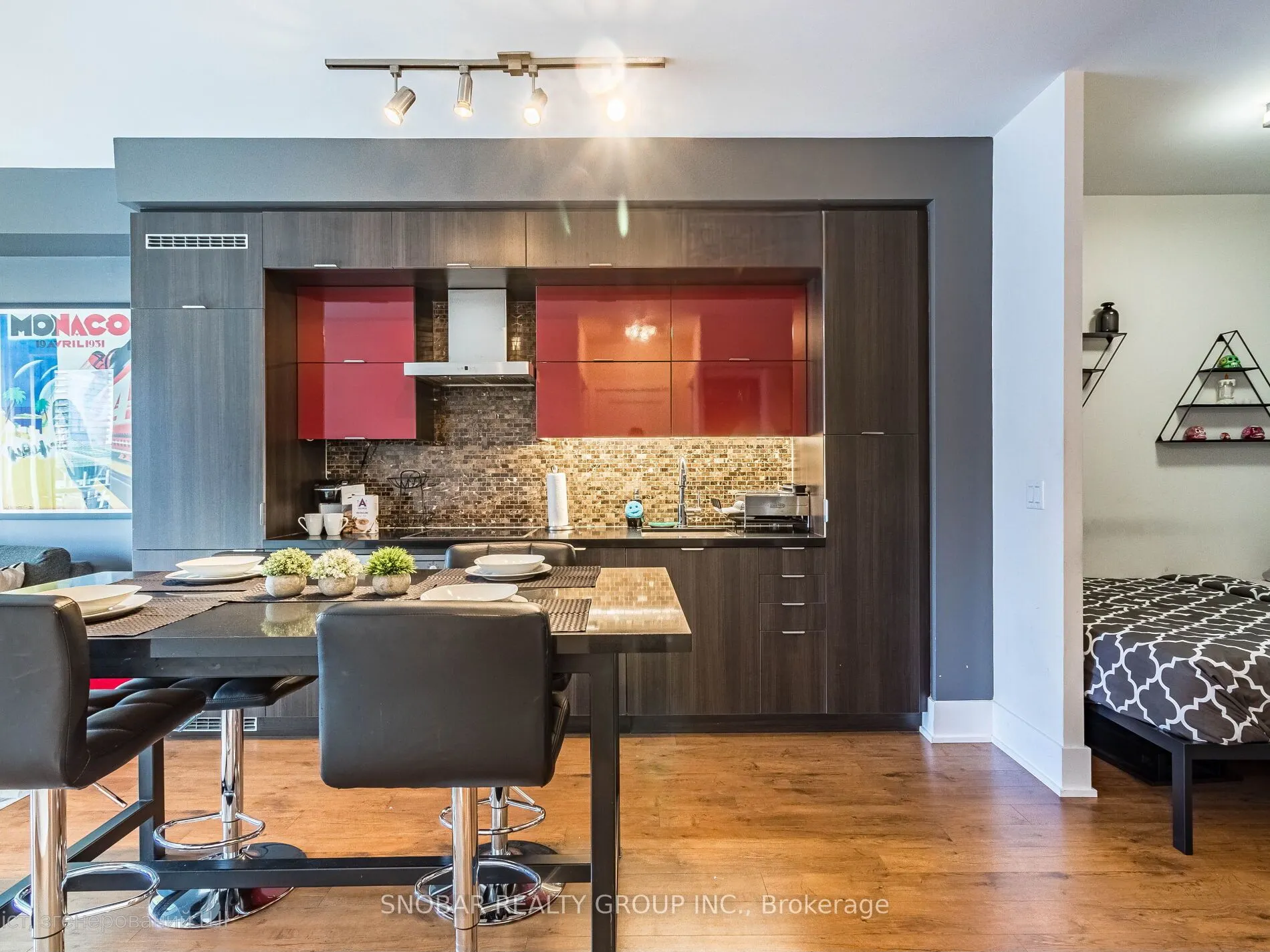 300 Front Street, #2107