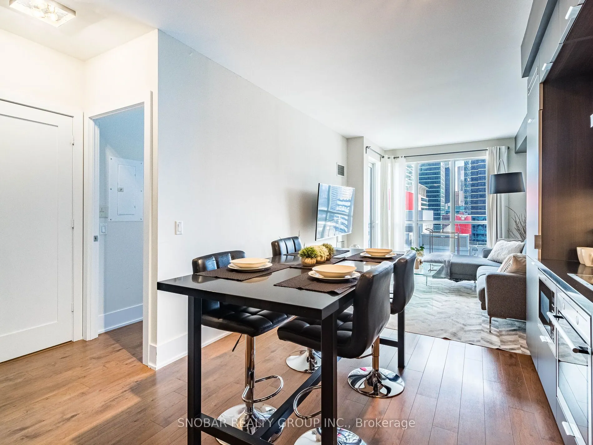 300 Front Street, #2107
