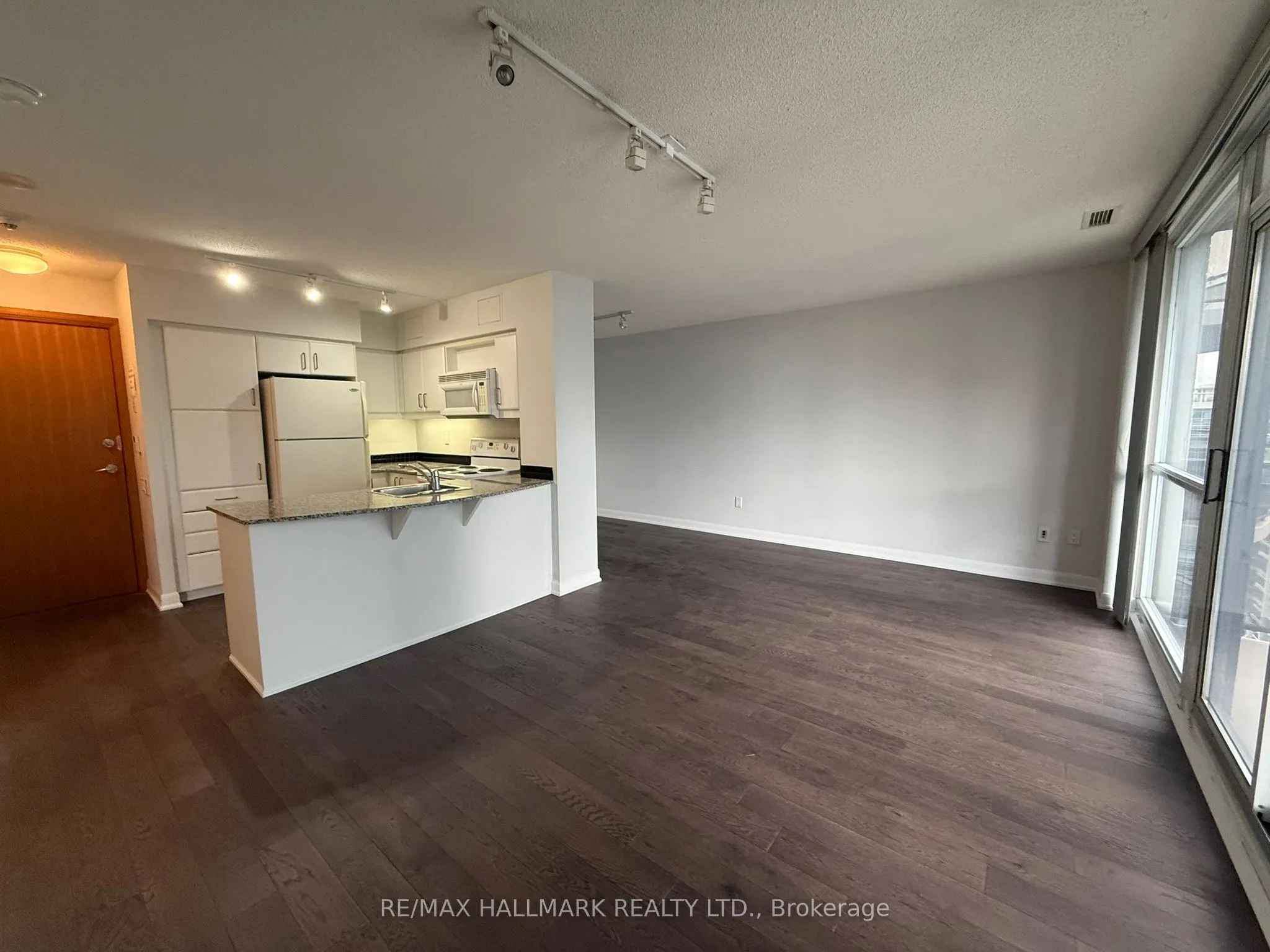 33 Sheppard Avenue E, #2507