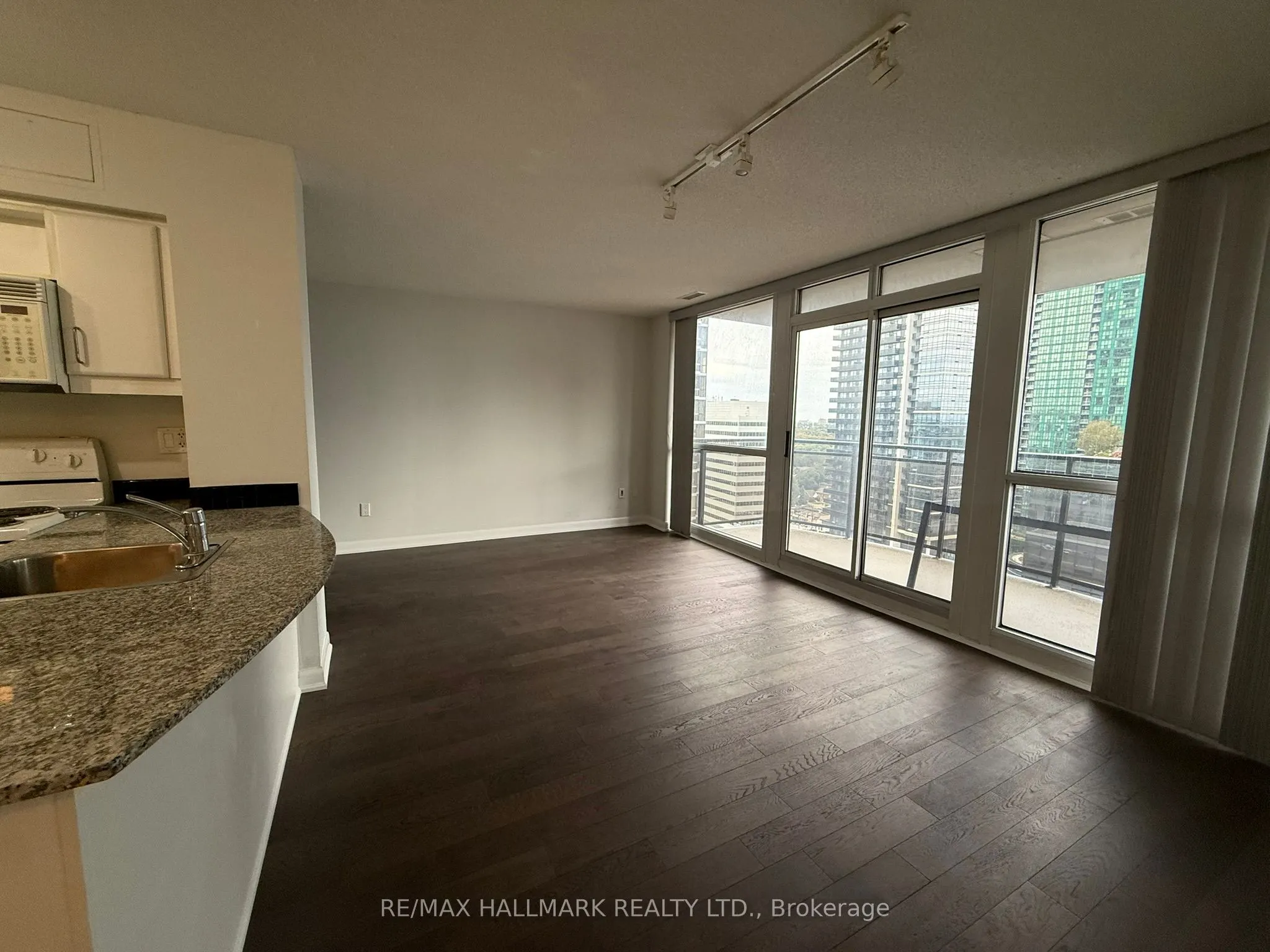 33 Sheppard Avenue E, #2507