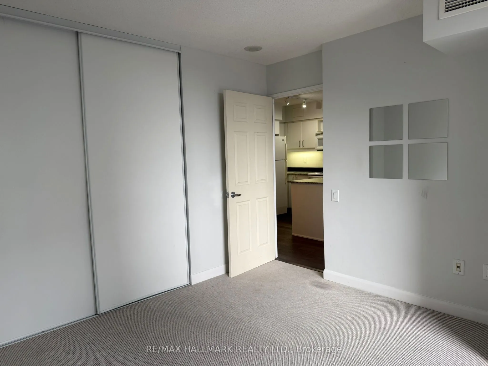33 Sheppard Avenue E, #2507