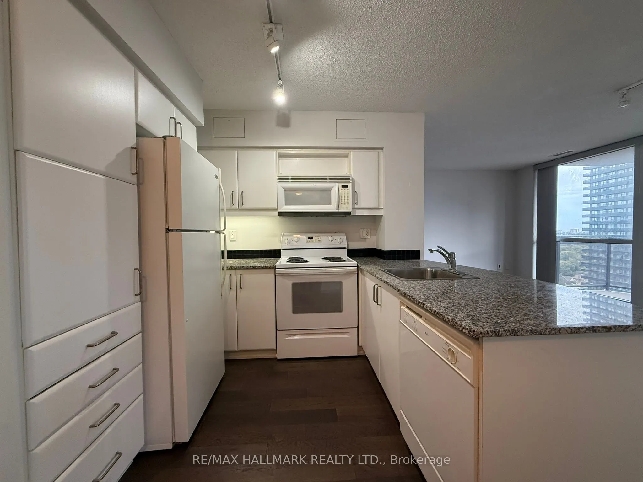 33 Sheppard Avenue E, #2507