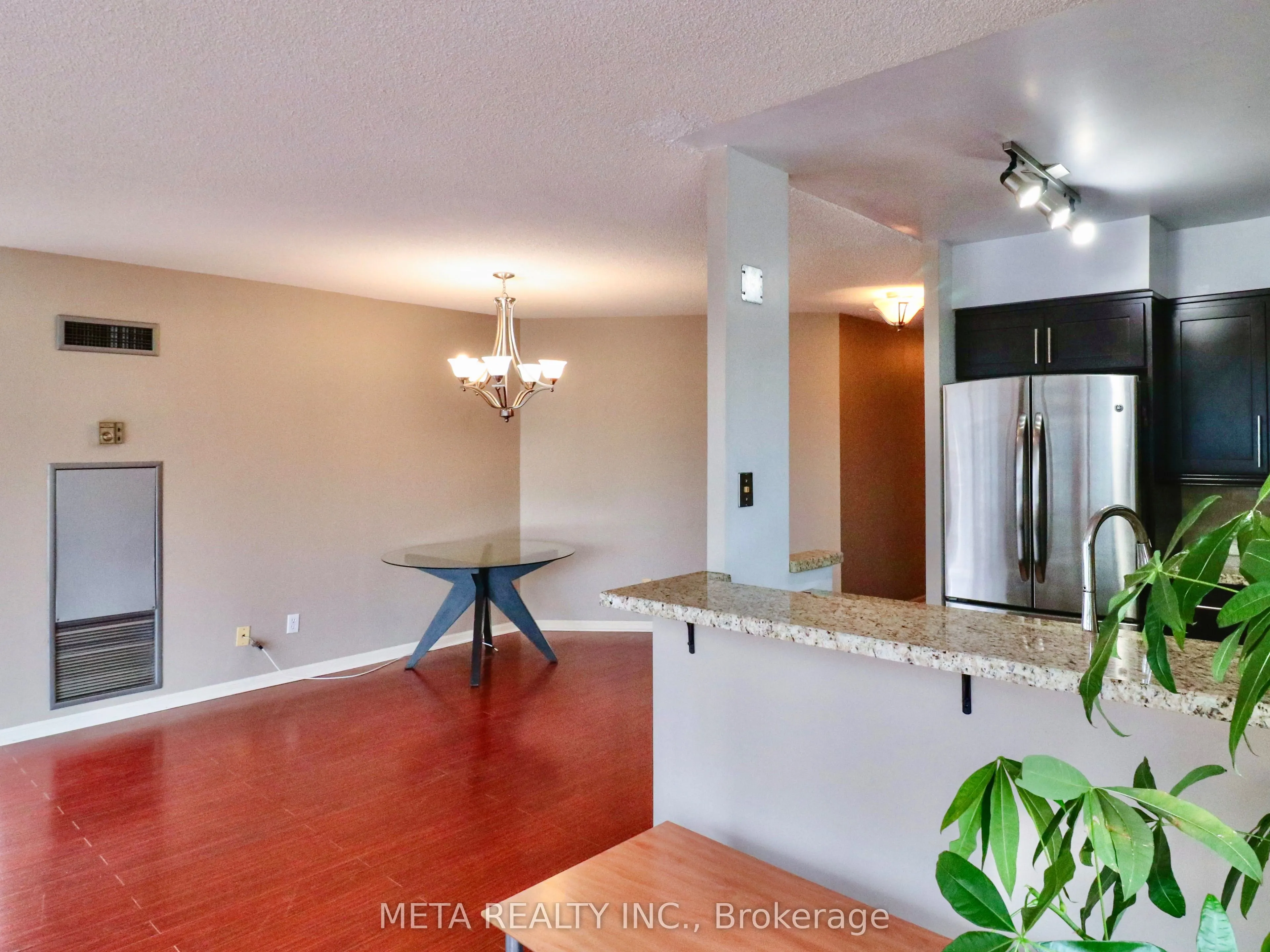 7 Carlton Street, #1612