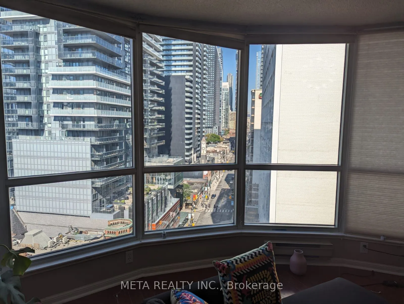 7 Carlton Street, #1612