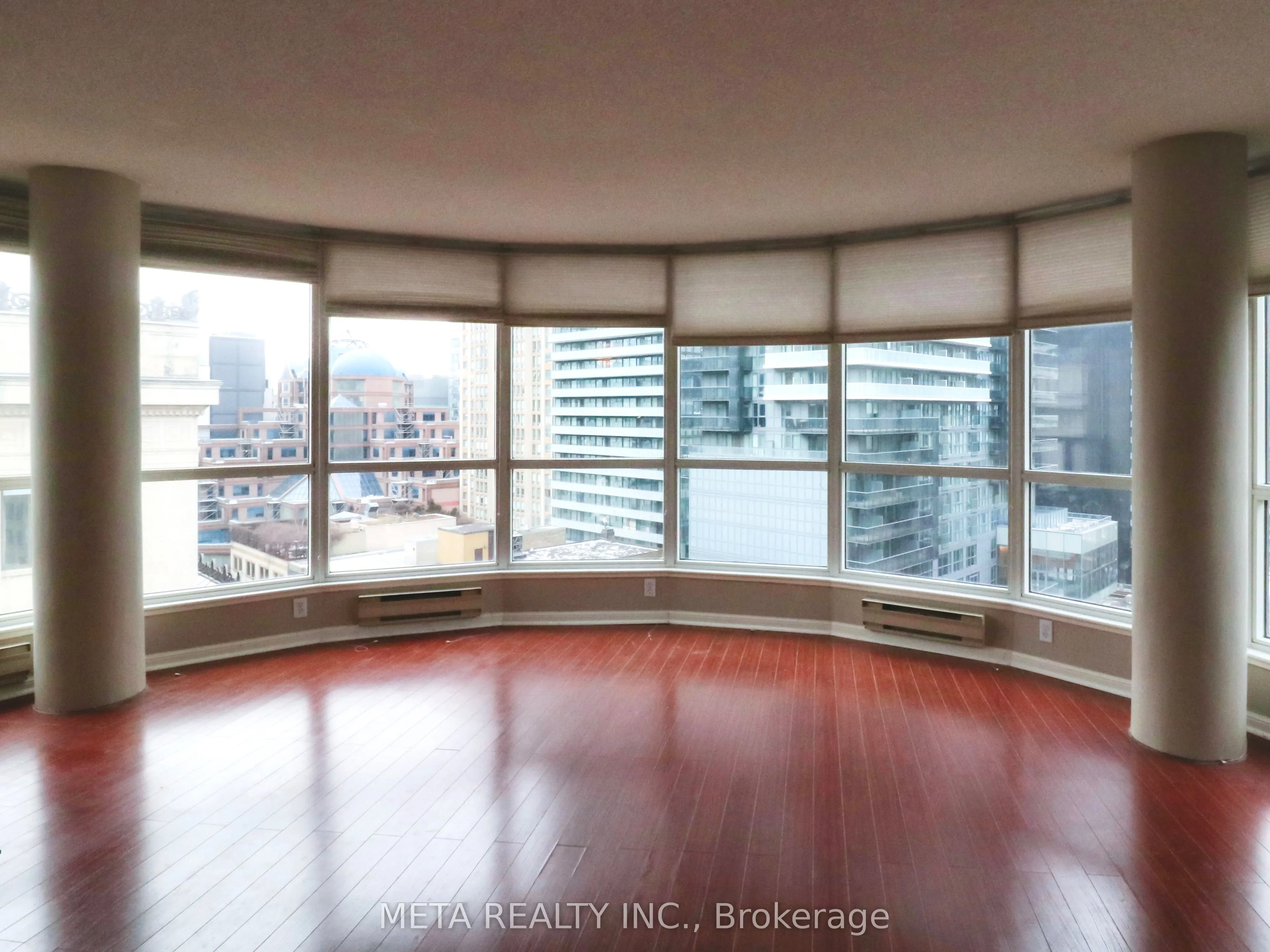 7 Carlton Street, #1612