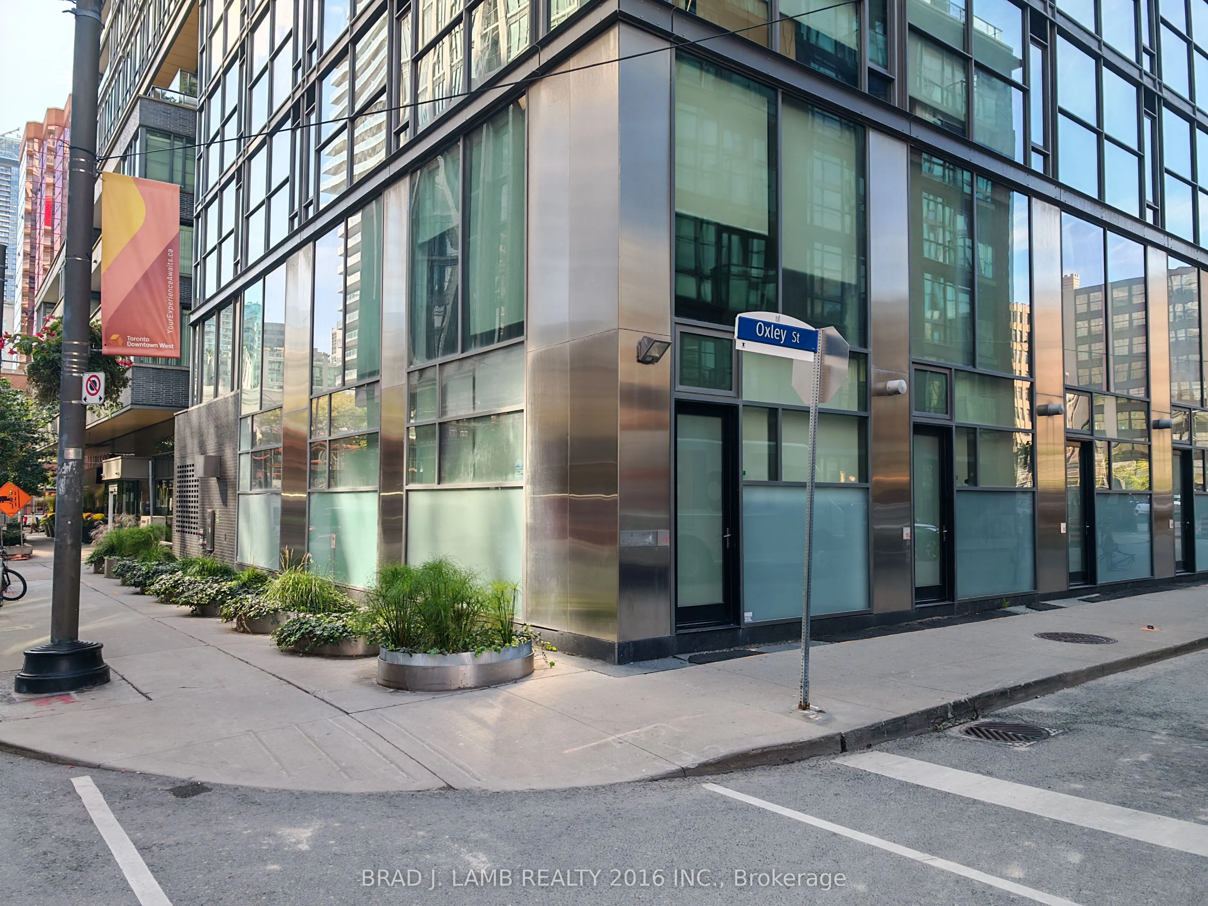 25 Oxley Street, #Th1