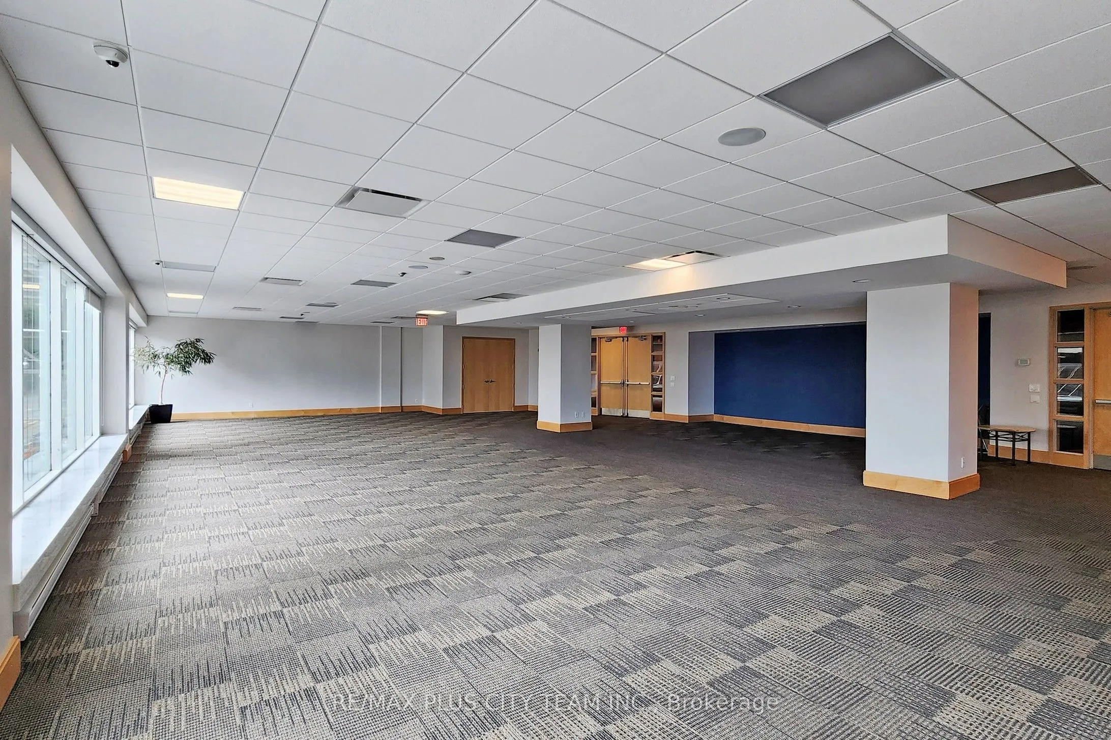 10 Queens Quay W, #1807