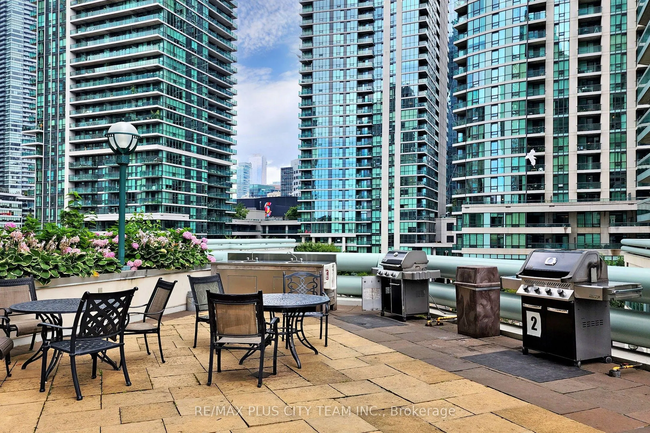 10 Queens Quay W, #1807