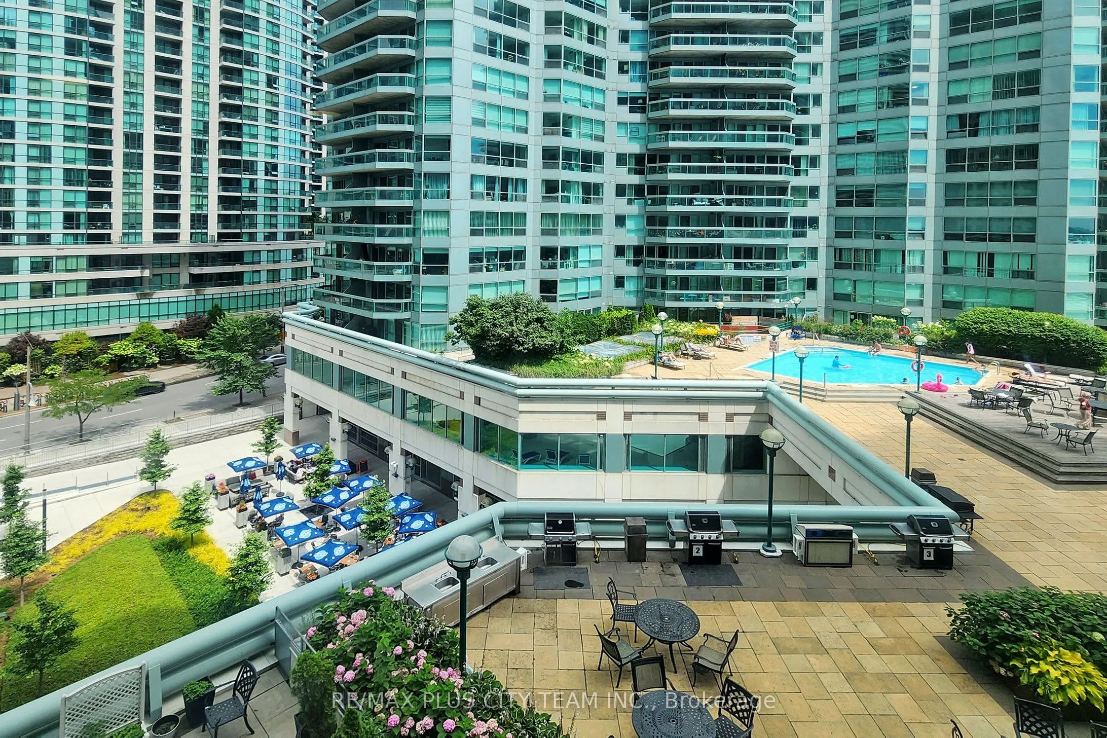 10 Queens Quay W, #1807