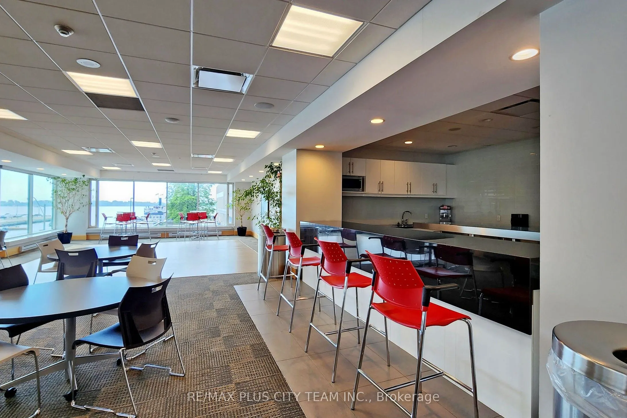 10 Queens Quay W, #1807