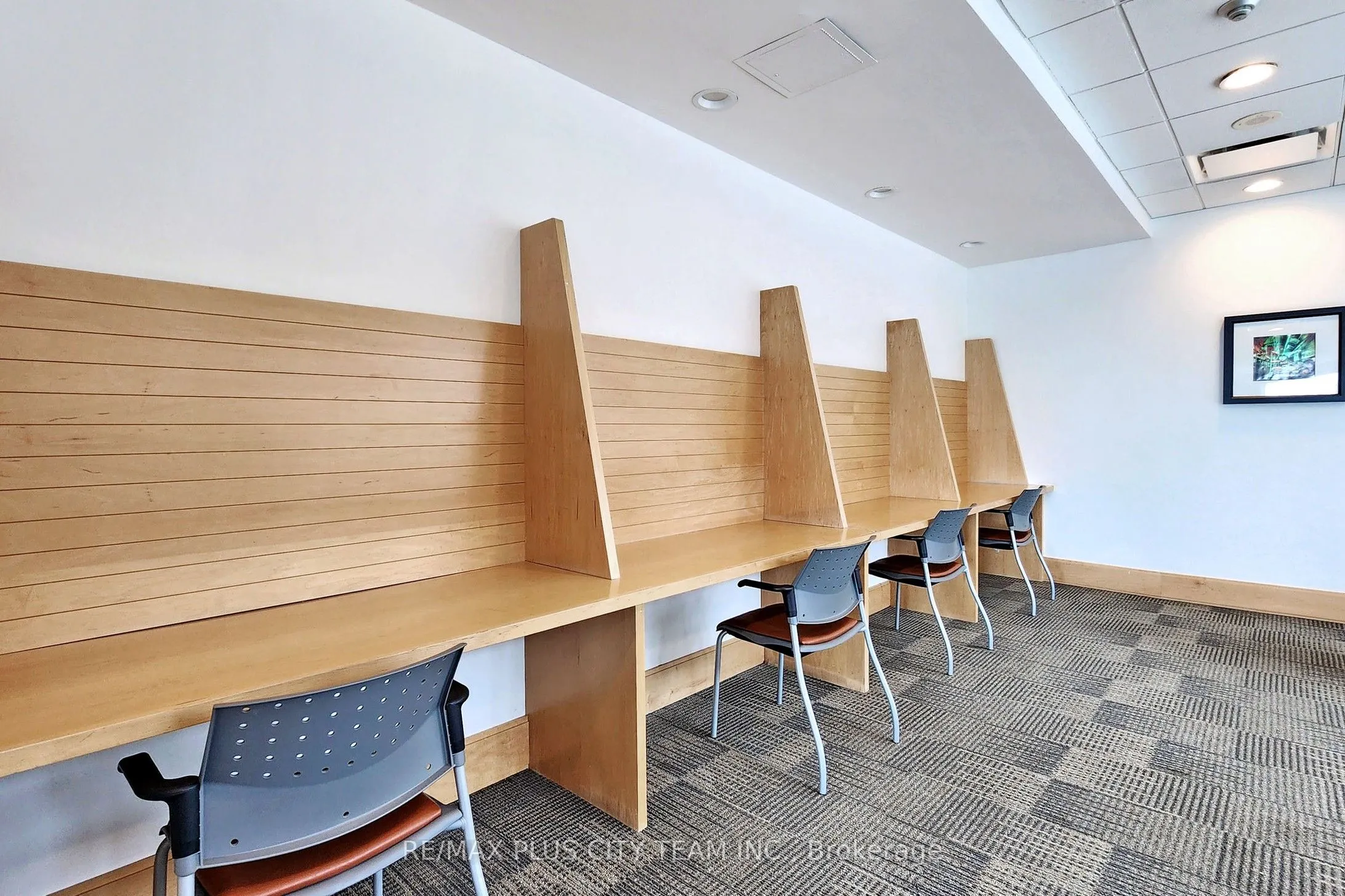 10 Queens Quay W, #1807