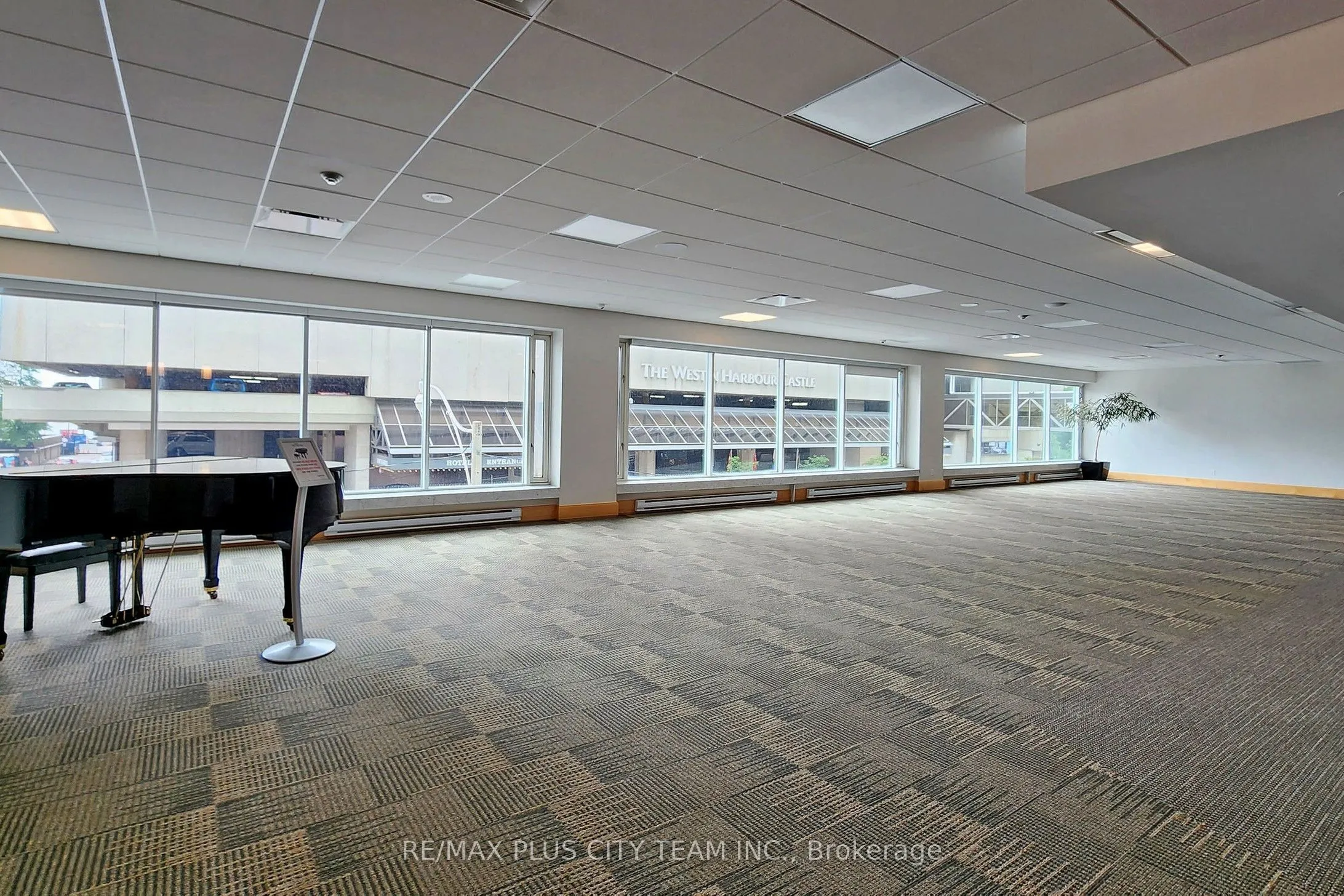 10 Queens Quay W, #1807